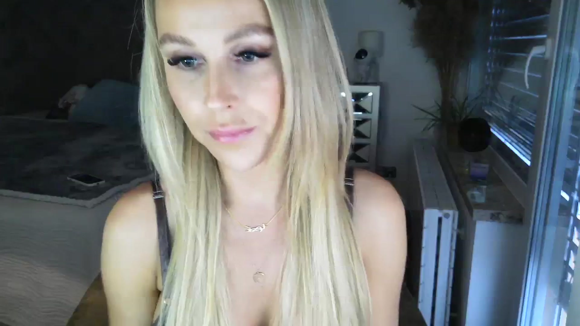 Gallery image thumbnail from CocoMia's myfreecams stream on, 01/18/2024, 13:40 image 13 of 20