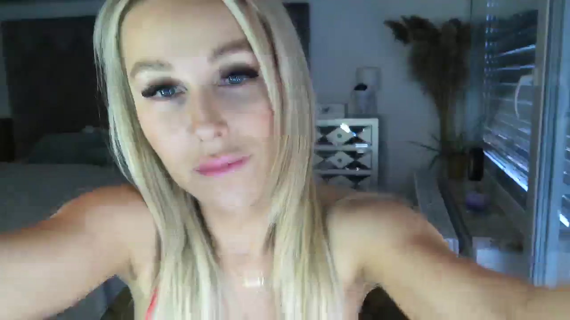 Gallery image thumbnail from CocoMia's myfreecams stream on, 01/23/2024, 09:11 image 15 of 20