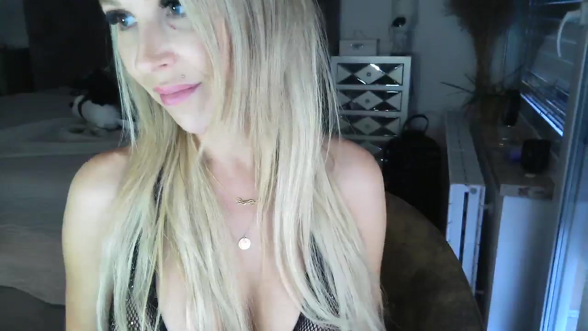 Gallery image thumbnail from CocoMia's myfreecams stream on, 01/26/2024, 12:36 image 5 of 20