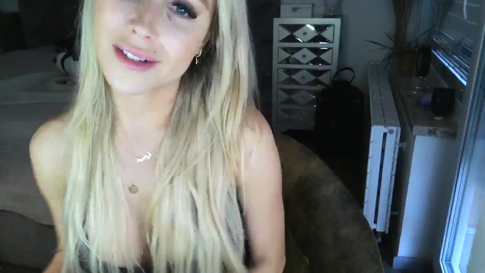Gallery image thumbnail from CocoMia's myfreecams stream on, 01/26/2024, 12:36 image 17 of 20