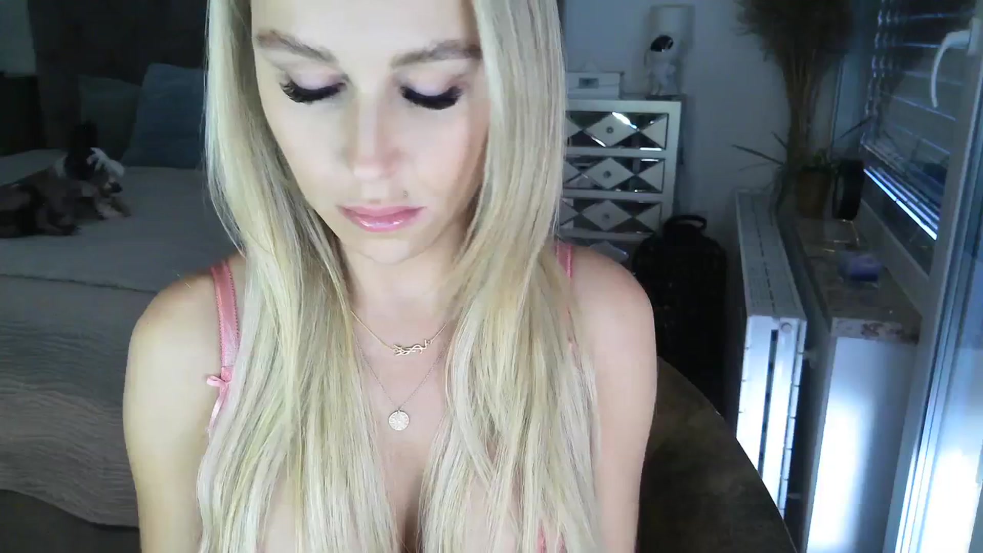 Gallery image thumbnail from CocoMia's myfreecams stream on, 01/30/2024, 13:46 image 13 of 20