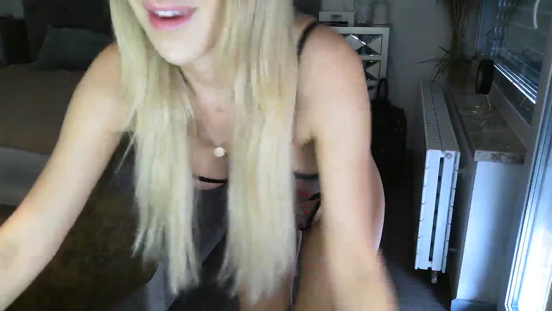 Gallery image thumbnail from CocoMia's myfreecams stream on, 02/12/2024, 13:40 image 10 of 20