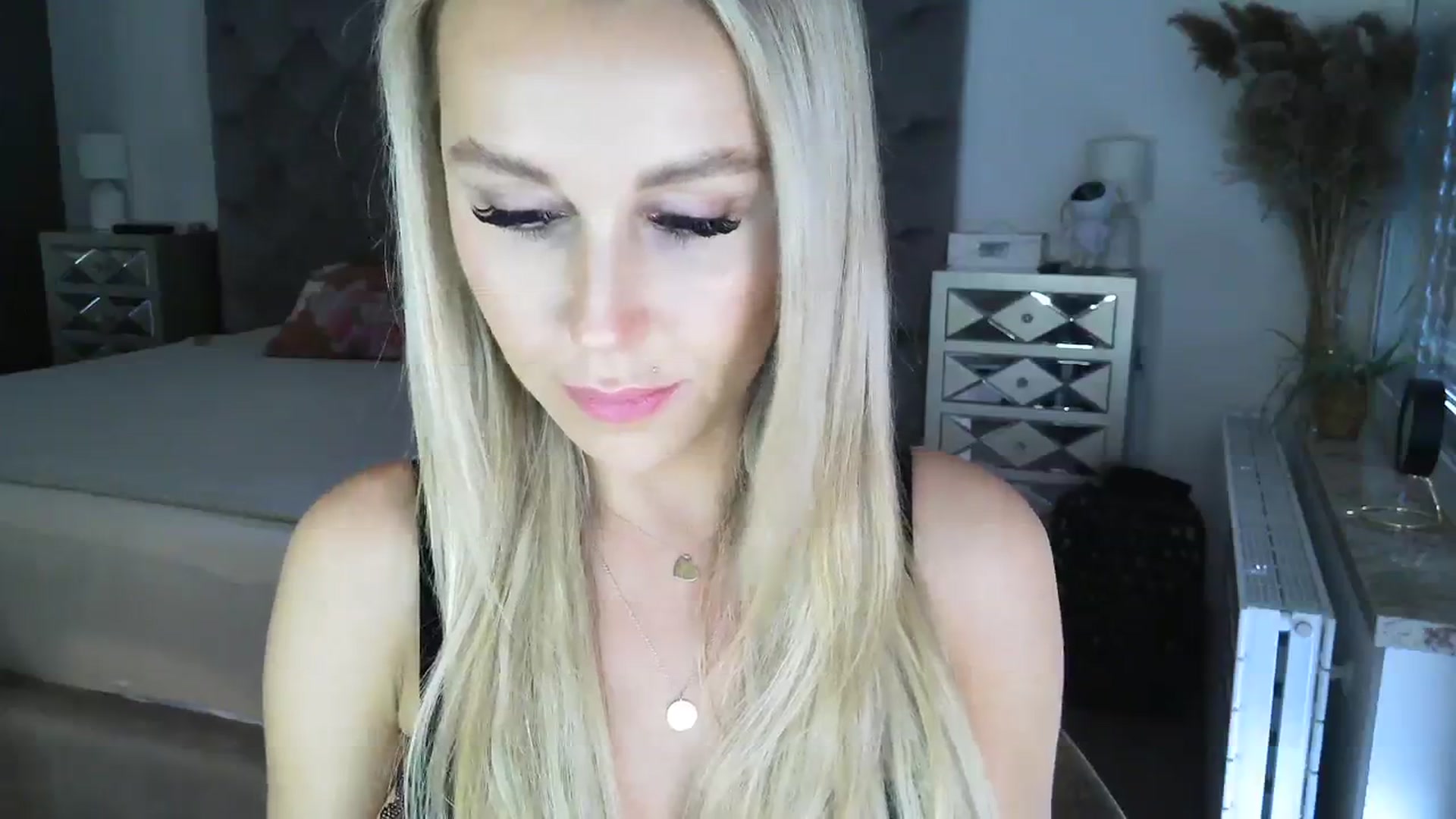 Gallery image thumbnail from CocoMia's myfreecams stream on, 02/29/2024, 13:02 image 13 of 20