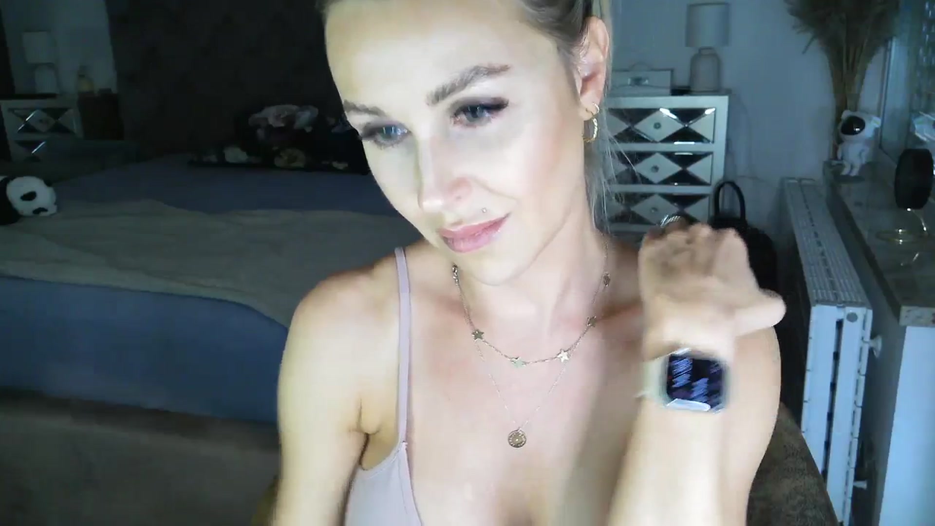 Gallery image thumbnail from CocoMia's myfreecams stream on, 04/15/2024, 12:46 image 11 of 20