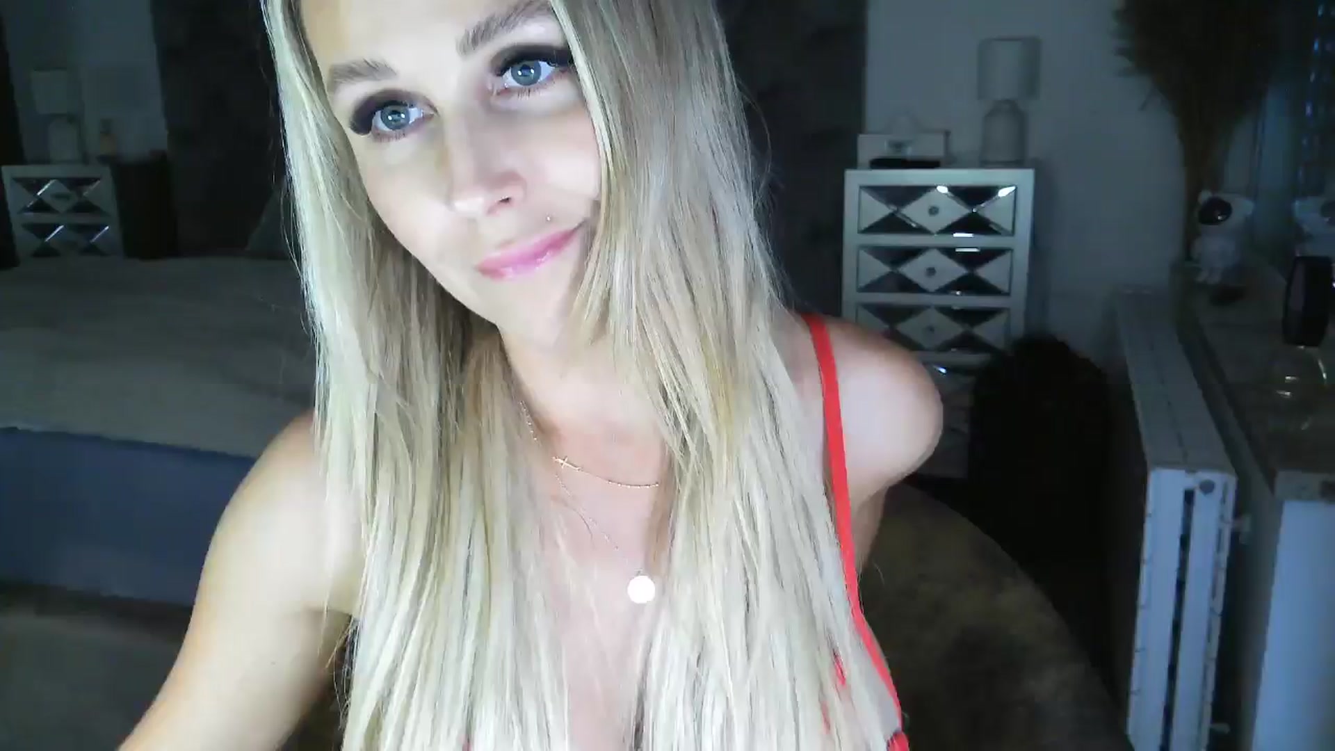 Gallery image thumbnail from CocoMia's myfreecams stream on, 05/17/2024, 12:53 image 7 of 20