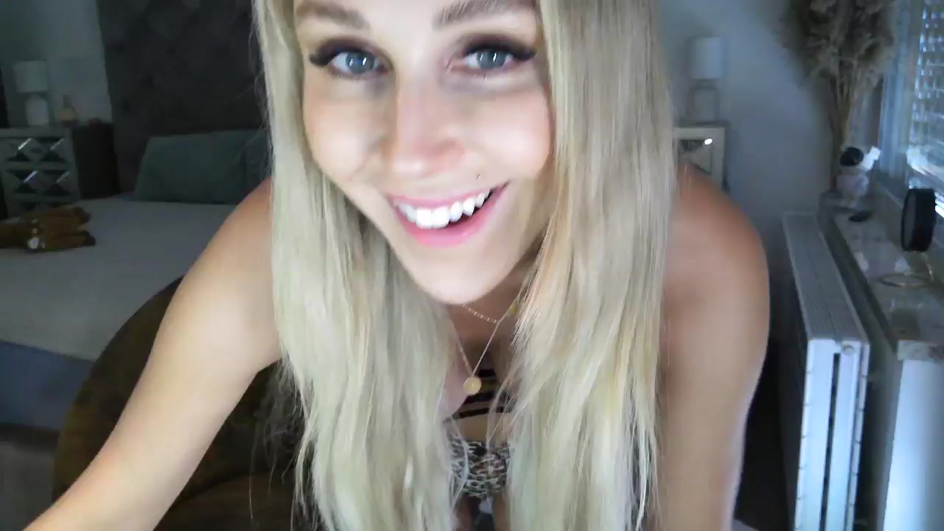 Gallery image thumbnail from CocoMia's myfreecams stream on, 05/21/2024, 11:53 image 5 of 20