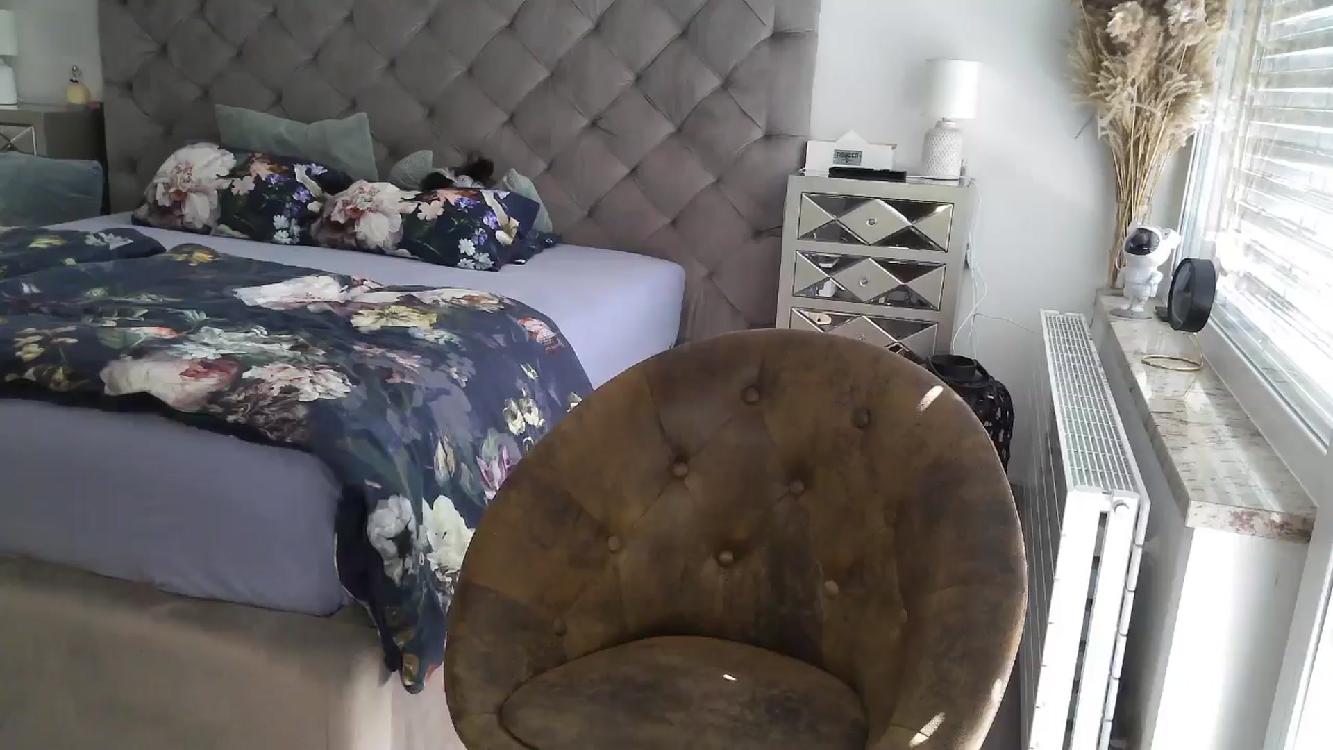 Gallery image thumbnail from CocoMia's myfreecams stream on, 06/17/2024, 13:07 image 14 of 20