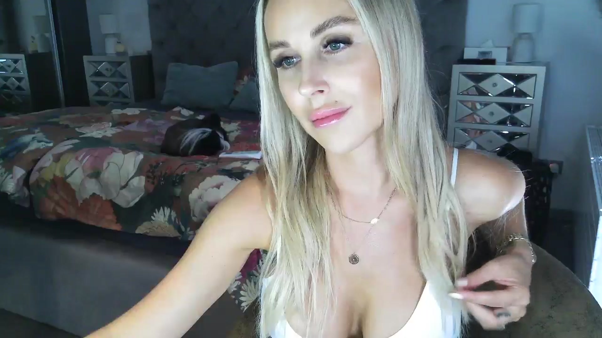 Gallery image thumbnail from CocoMia's myfreecams stream on, 09/04/2024, 12:09 image 16 of 20