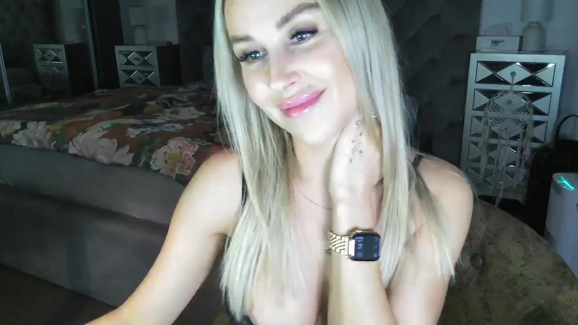Gallery image thumbnail from CocoMia's myfreecams stream on, 11/11/2024, 13:20 image 16 of 20