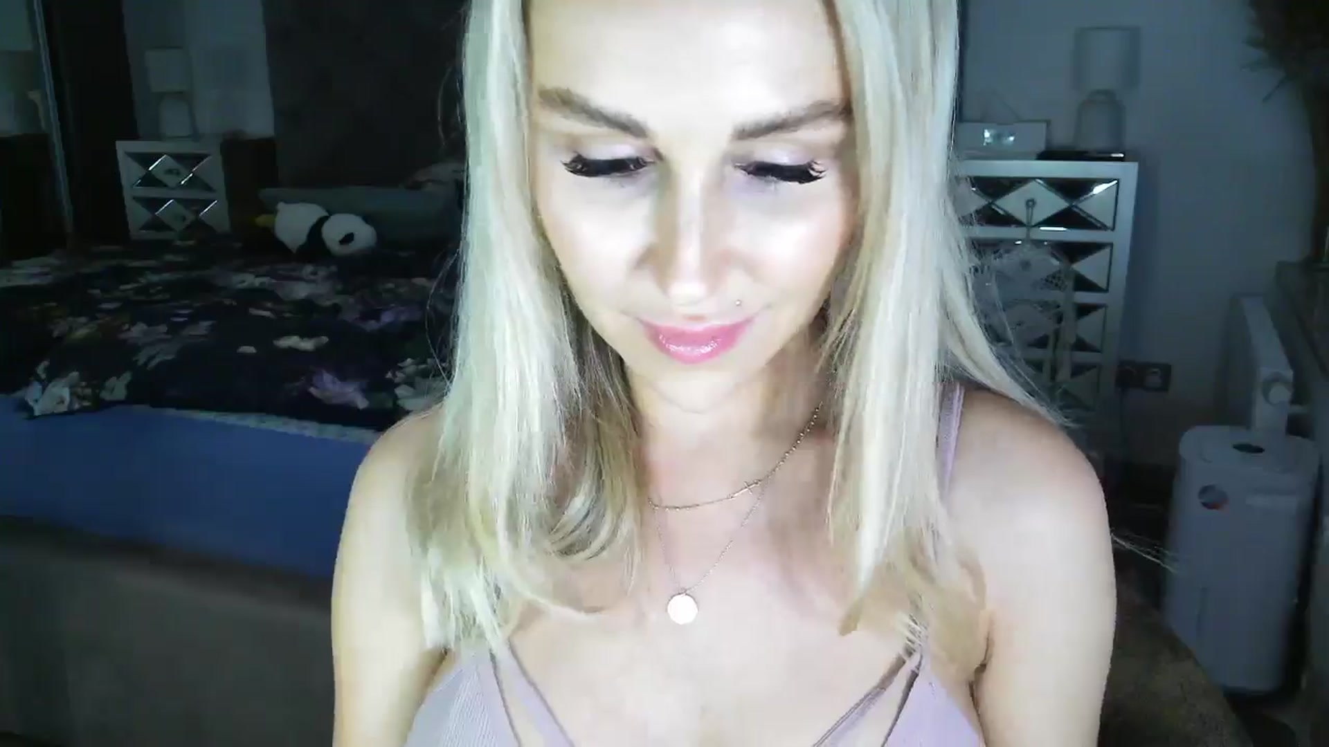 Gallery image thumbnail from CocoMia's myfreecams stream on, 12/19/2024, 12:56 image 6 of 20