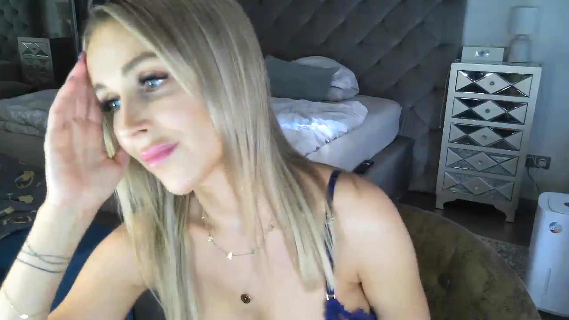 Gallery image thumbnail from CocoMia's myfreecams stream on, 03/27/2025, 13:27 image 11 of 20