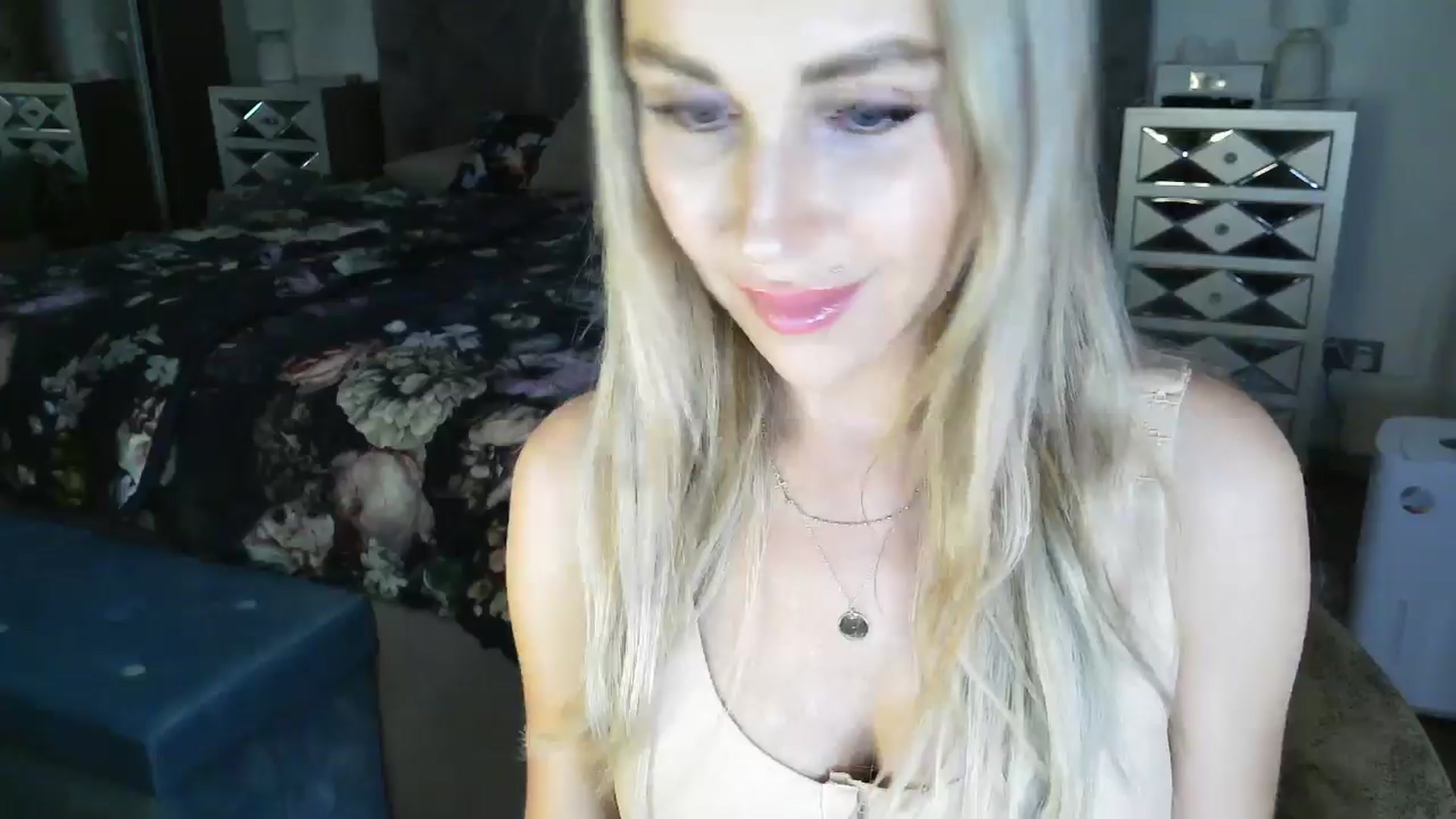 Gallery image thumbnail from CocoMia's myfreecams stream on, 04/24/2025, 07:57 image 19 of 20