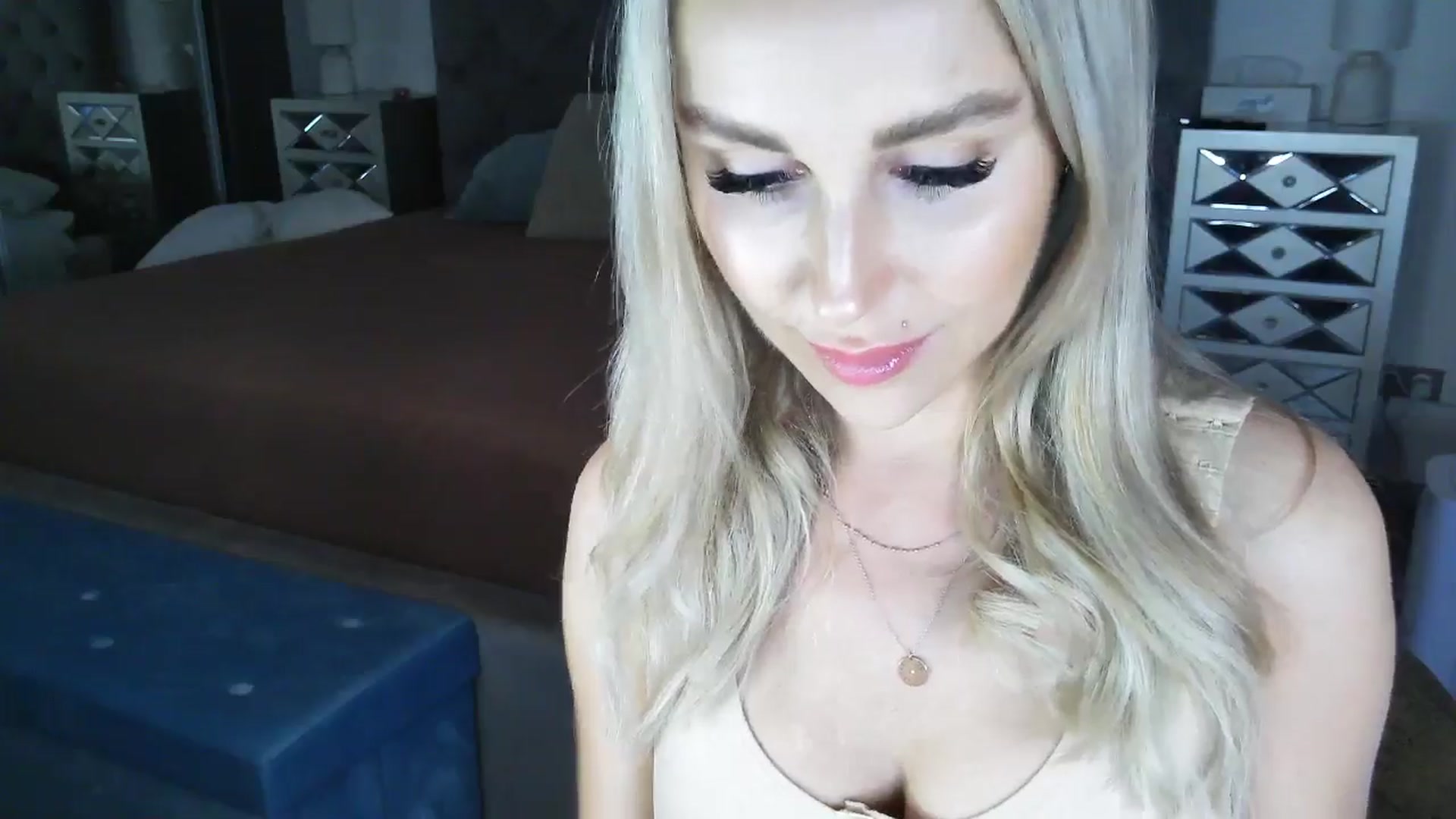 Gallery image thumbnail from CocoMia's myfreecams stream on, 04/30/2025, 08:03 image 18 of 20