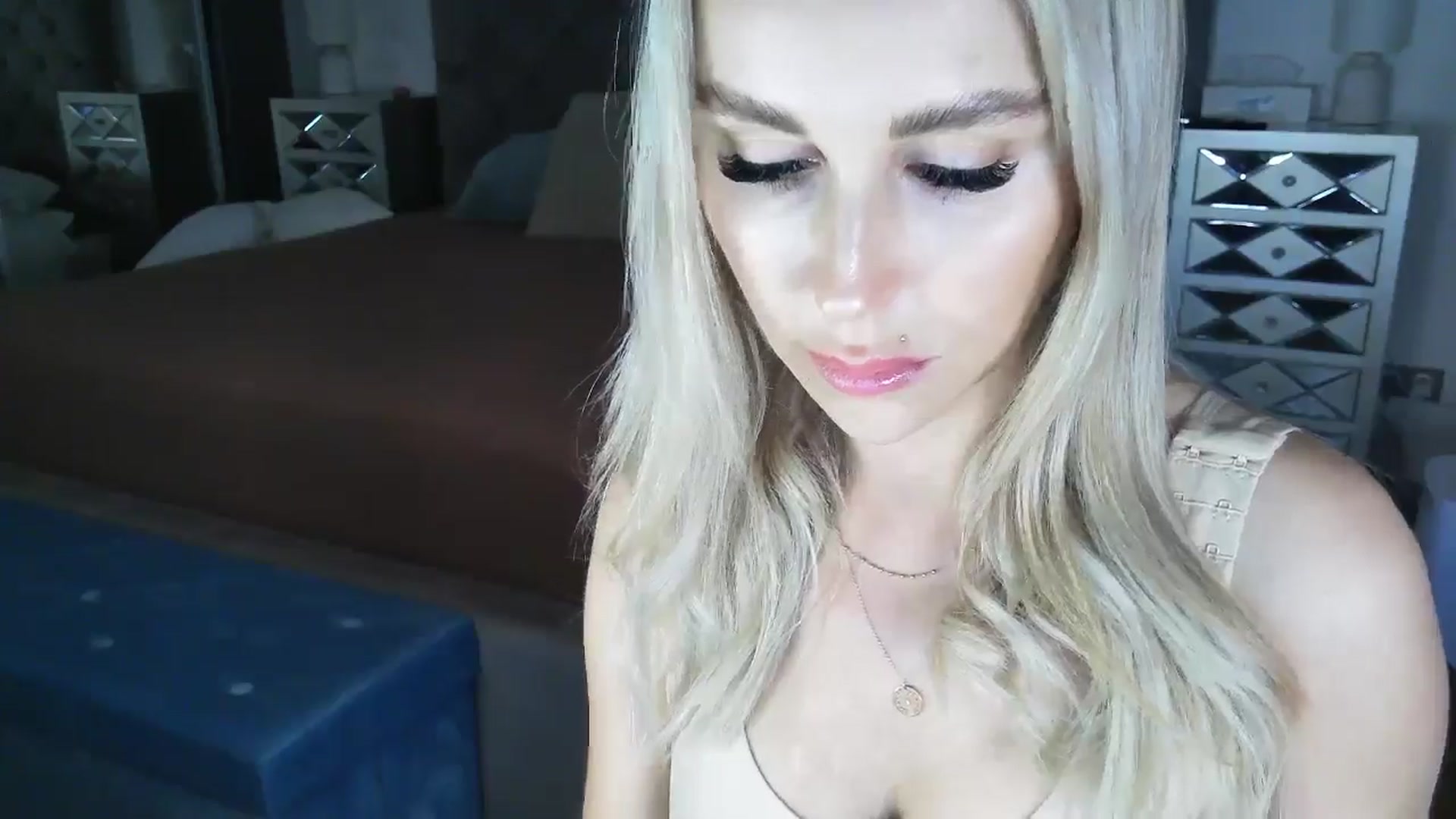 Gallery image thumbnail from CocoMia's myfreecams stream on, 04/30/2025, 08:03 image 19 of 20