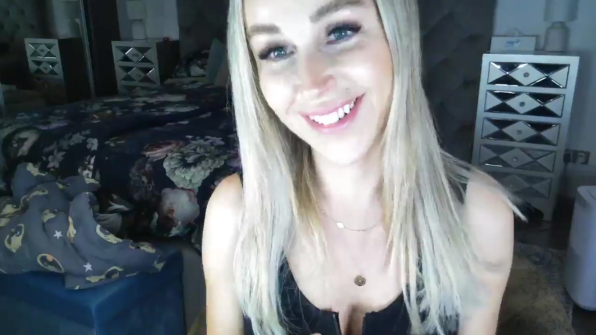 Gallery image thumbnail from CocoMia's myfreecams stream on, 05/02/2025, 07:24 image 15 of 20