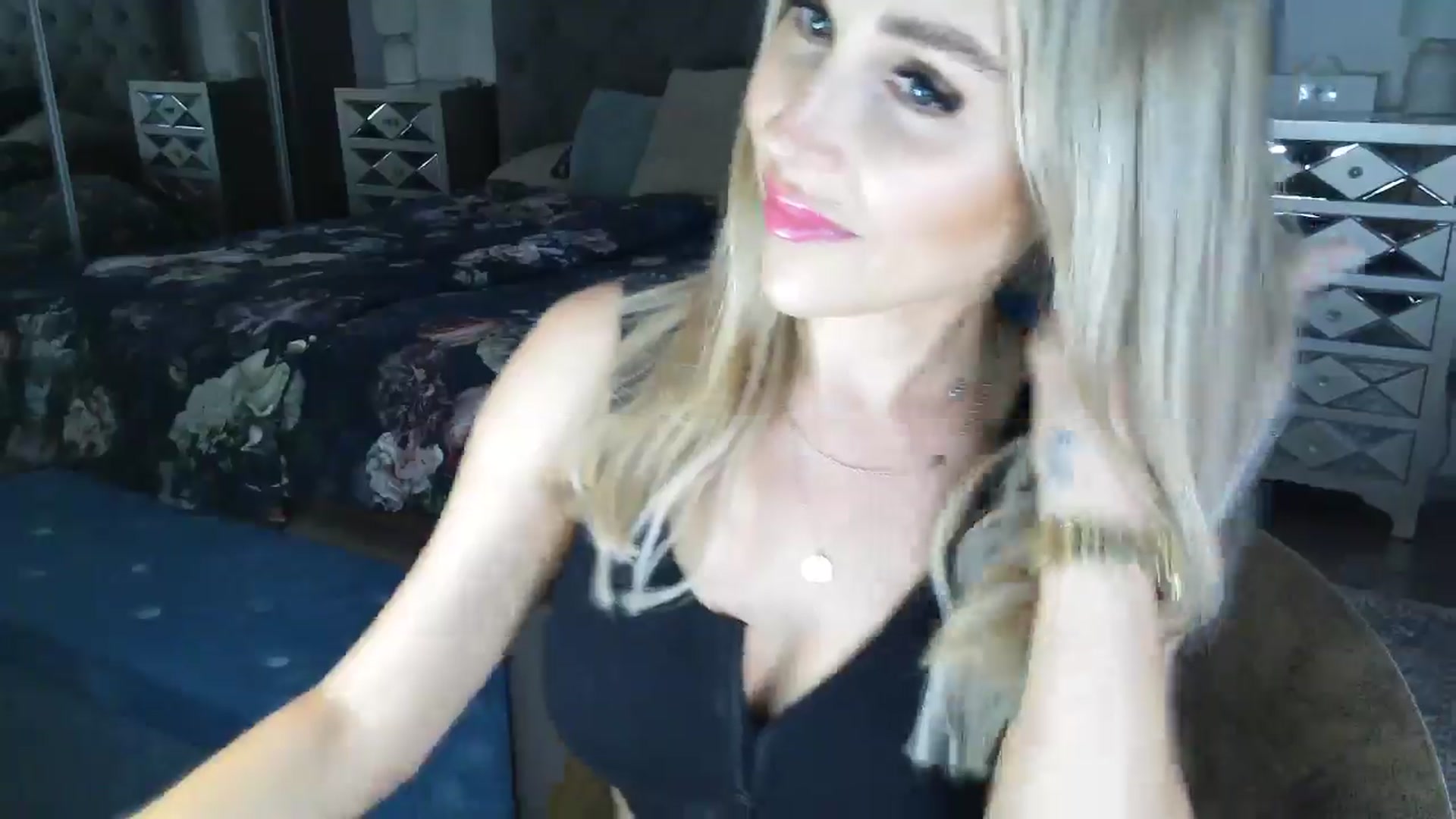 Gallery image thumbnail from CocoMia's myfreecams stream on, 05/05/2025, 08:07 image 4 of 20