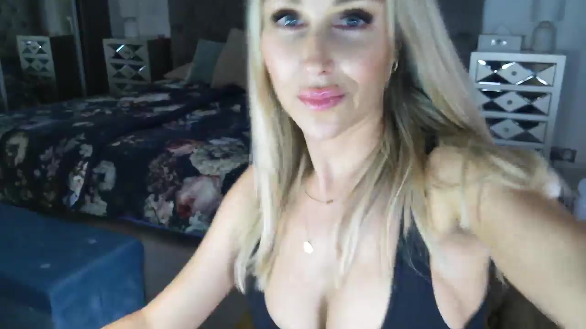 Gallery image thumbnail from CocoMia's myfreecams stream on, 05/12/2025, 11:20 image 7 of 20