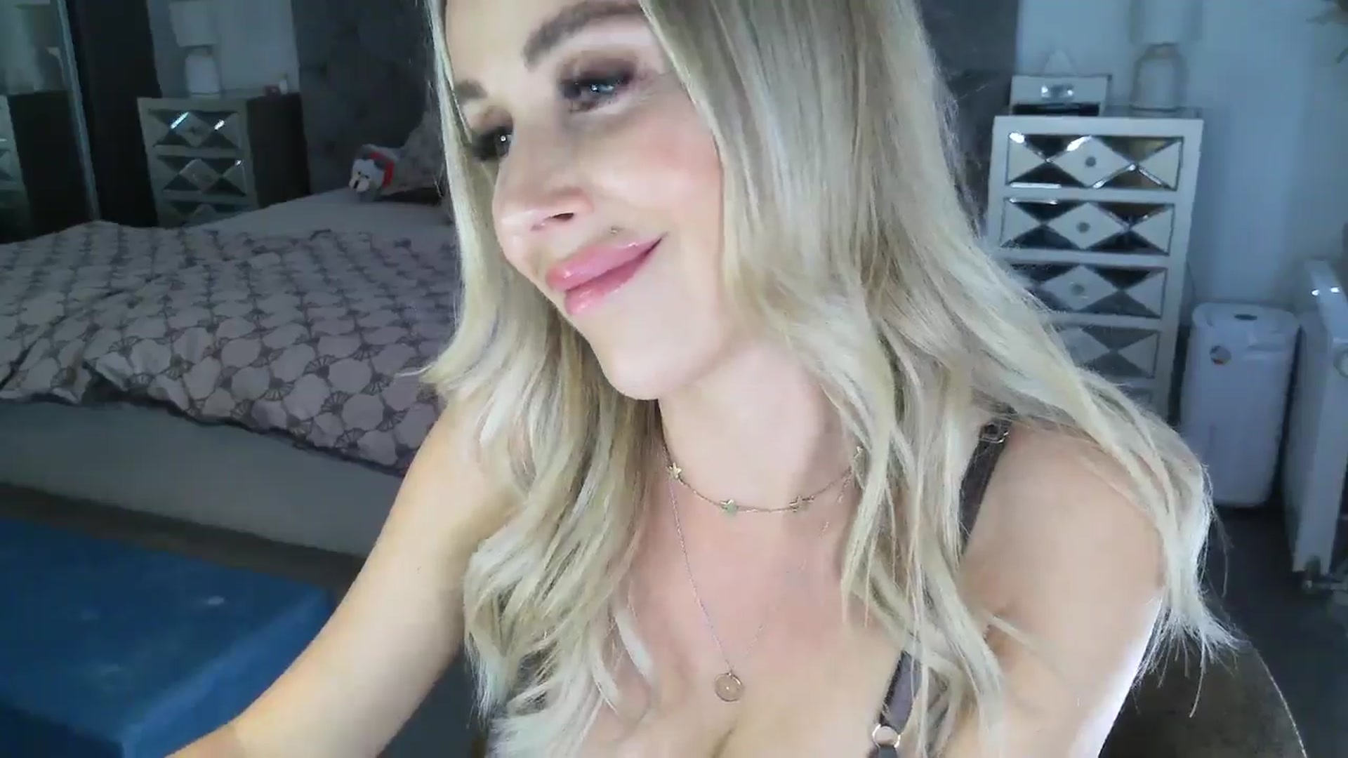 Gallery image thumbnail from CocoMia's myfreecams stream on, 07/11/2025, 12:43 image 19 of 20