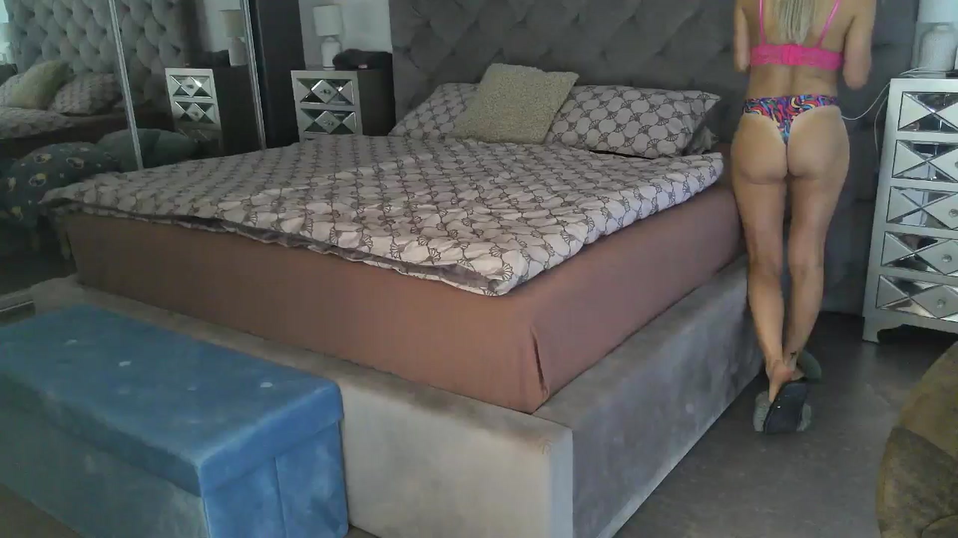 Gallery image thumbnail from CocoMia's myfreecams stream on, 08/25/2025, 07:58 image 5 of 20
