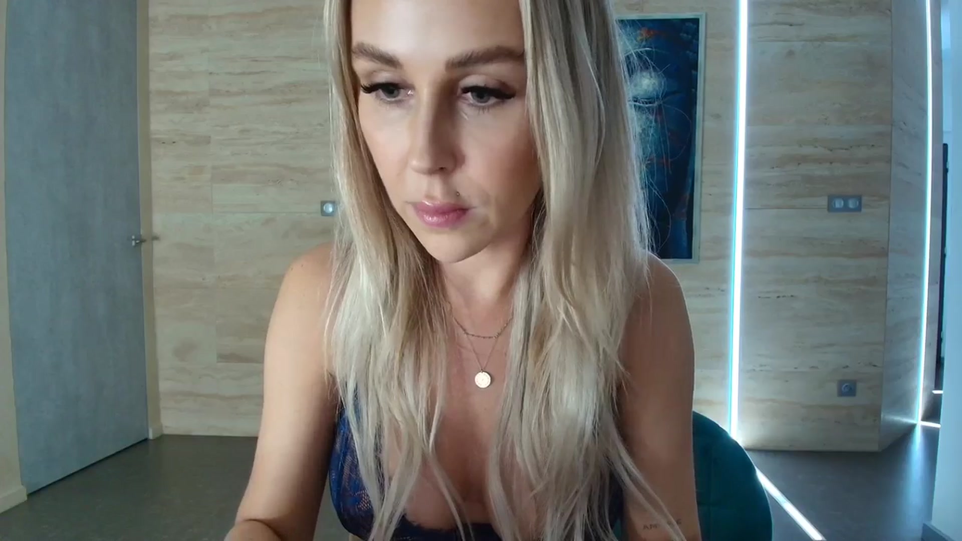 Gallery image thumbnail from CocoMia's myfreecams stream on, 10/07/2025, 12:08 image 19 of 20