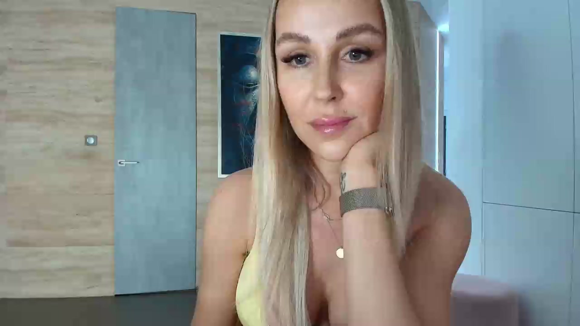 Gallery image thumbnail from CocoMia's myfreecams stream on, 05/13/2026, 07:51 image 3 of 20