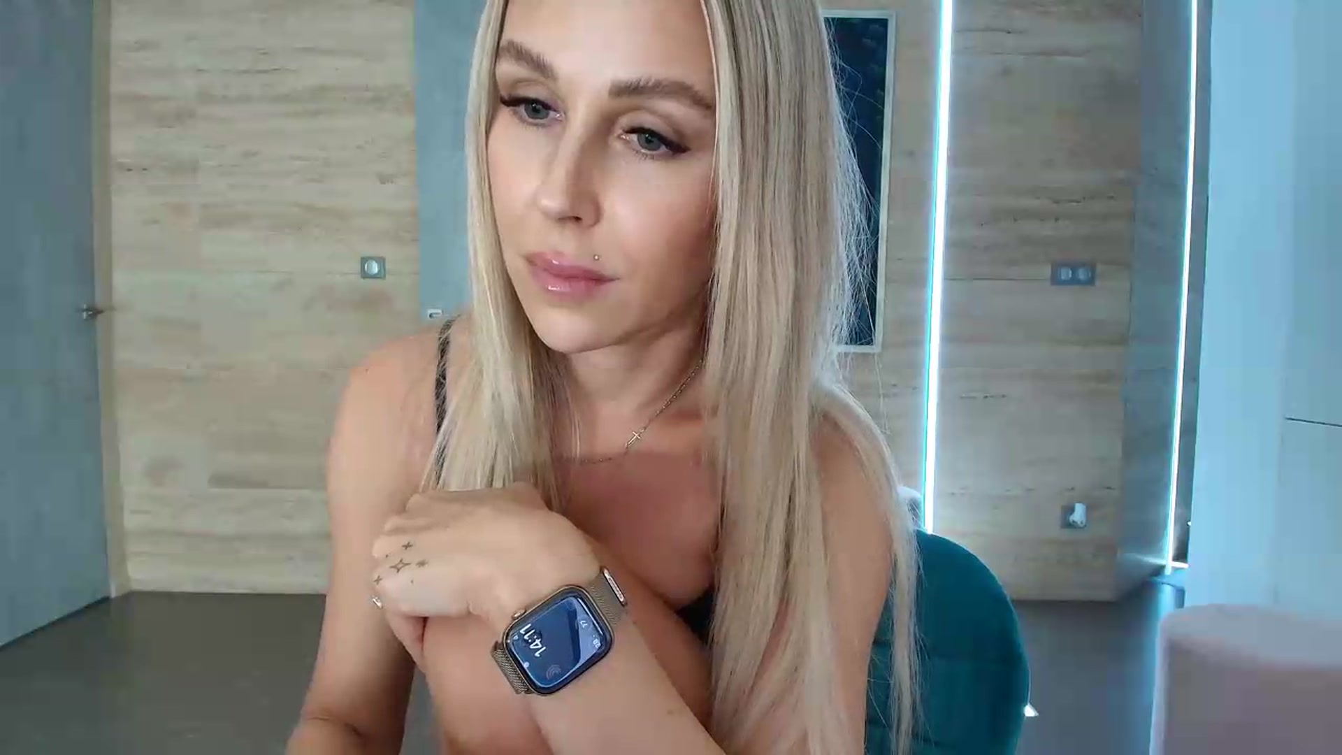 Gallery image thumbnail from CocoMia's myfreecams stream on, 09/04/2026, 12:17 image 14 of 20