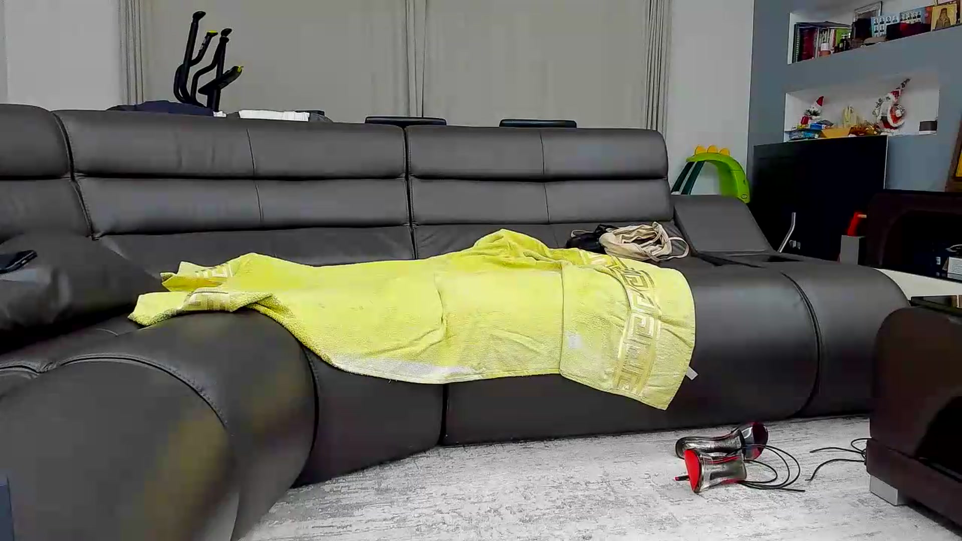 Gallery image thumbnail from CocoTease's myfreecams stream on, 06/25/2026, 22:38 image 12 of 20