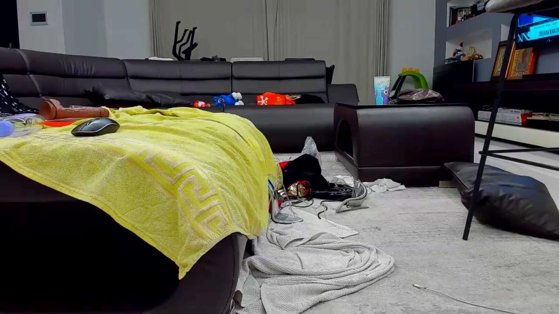 Gallery image thumbnail from CocoTease's myfreecams stream on, 07/06/2026, 24:30 image 3 of 20