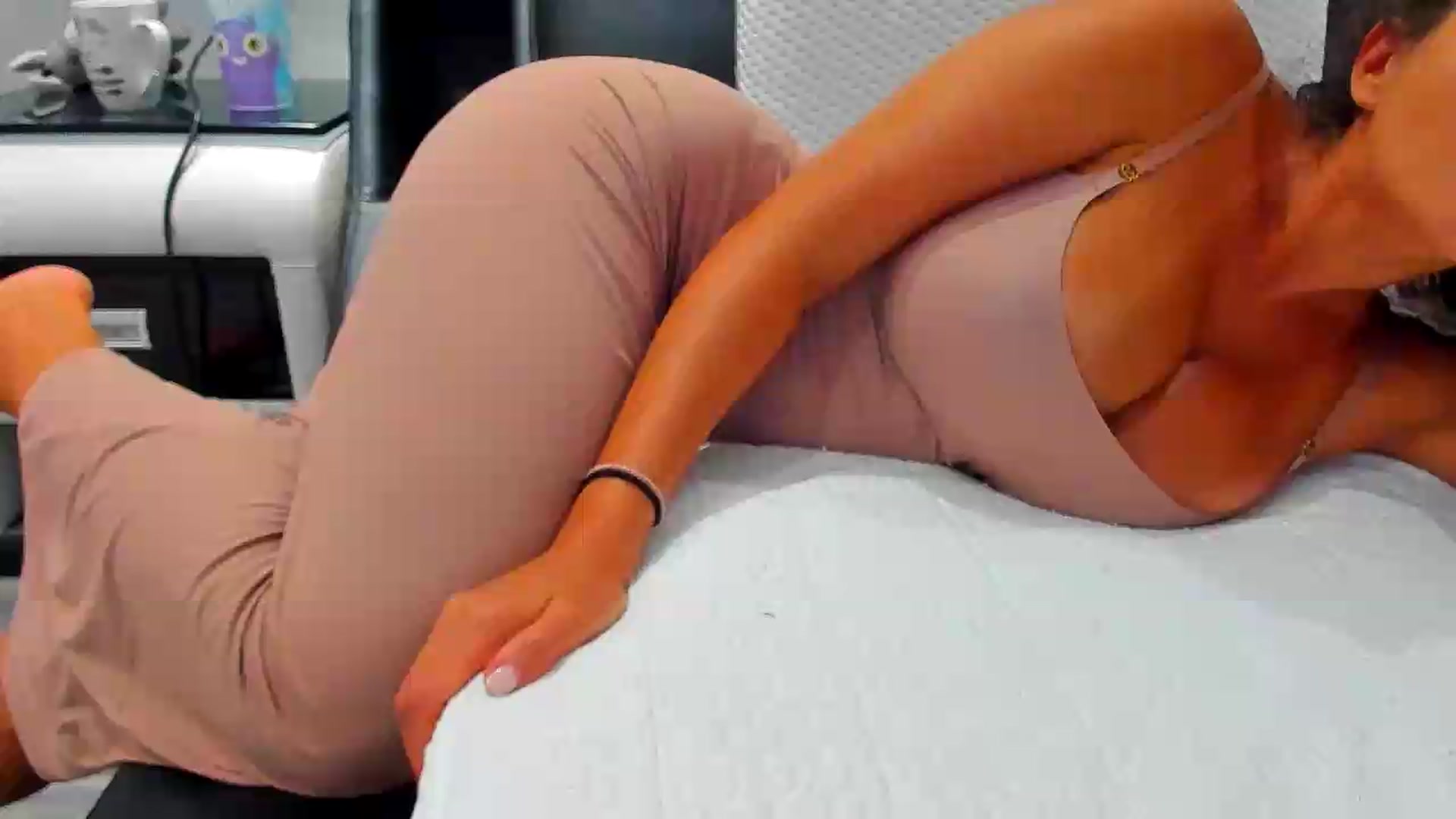 Gallery image thumbnail from CocoTease's myfreecams stream on, 08/06/2026, 23:09 image 14 of 20