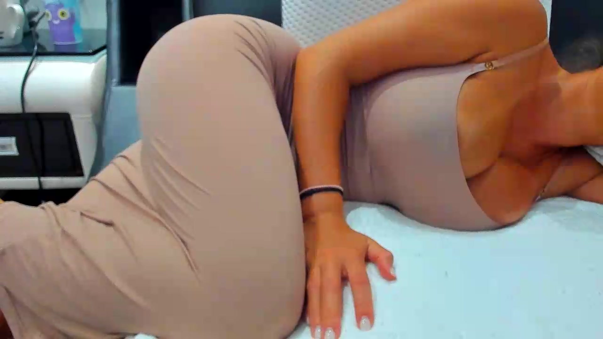 Gallery image thumbnail from CocoTease's myfreecams stream on, 08/06/2026, 23:09 image 4 of 20