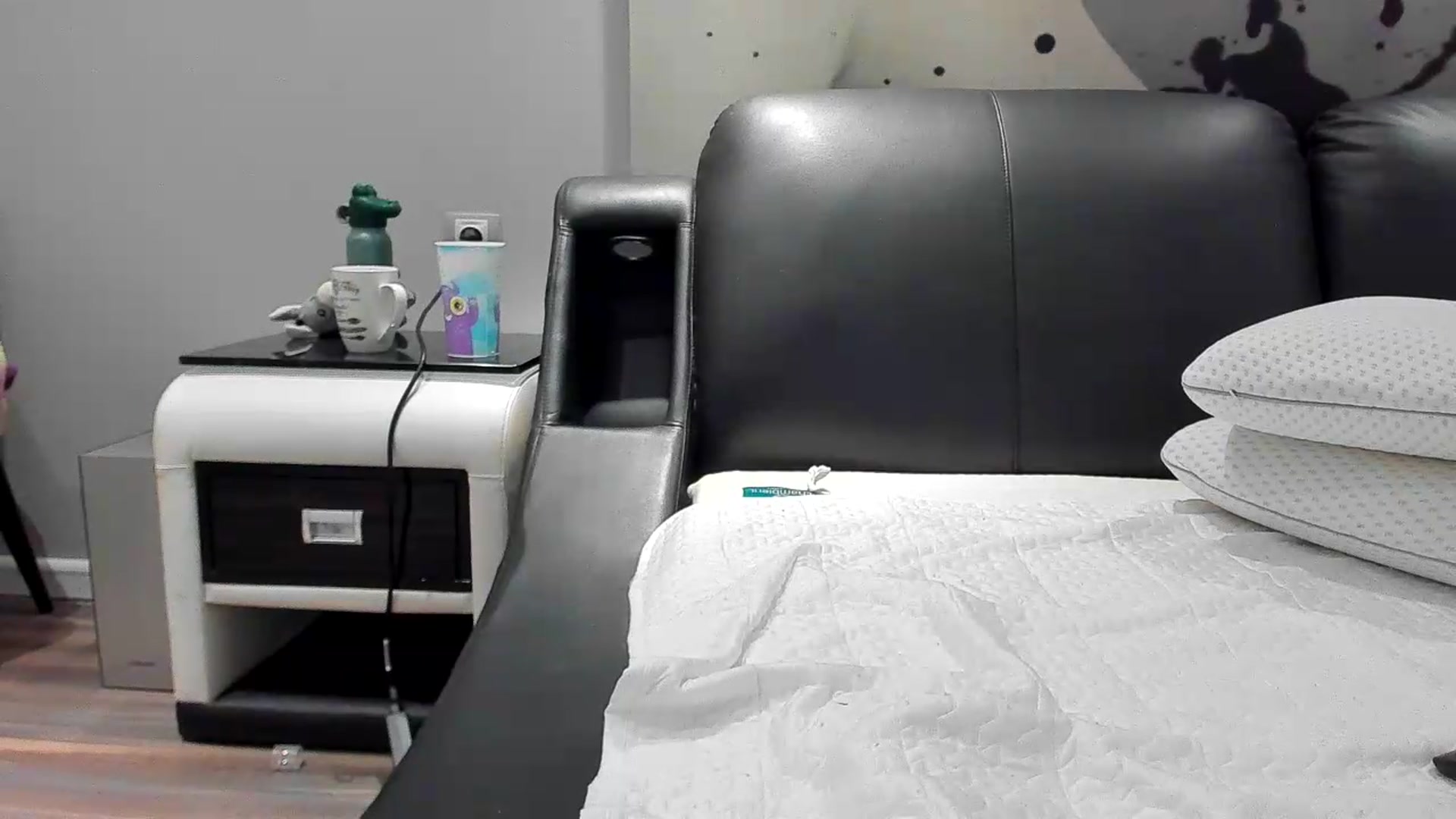 Gallery image thumbnail from CocoTease's myfreecams stream on, 08/07/2026, 24:33 image 5 of 20
