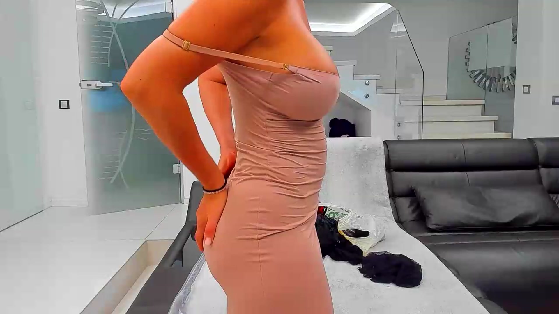 Gallery image thumbnail from CocoTease's myfreecams stream on, 08/18/2026, 23:31 image 9 of 20