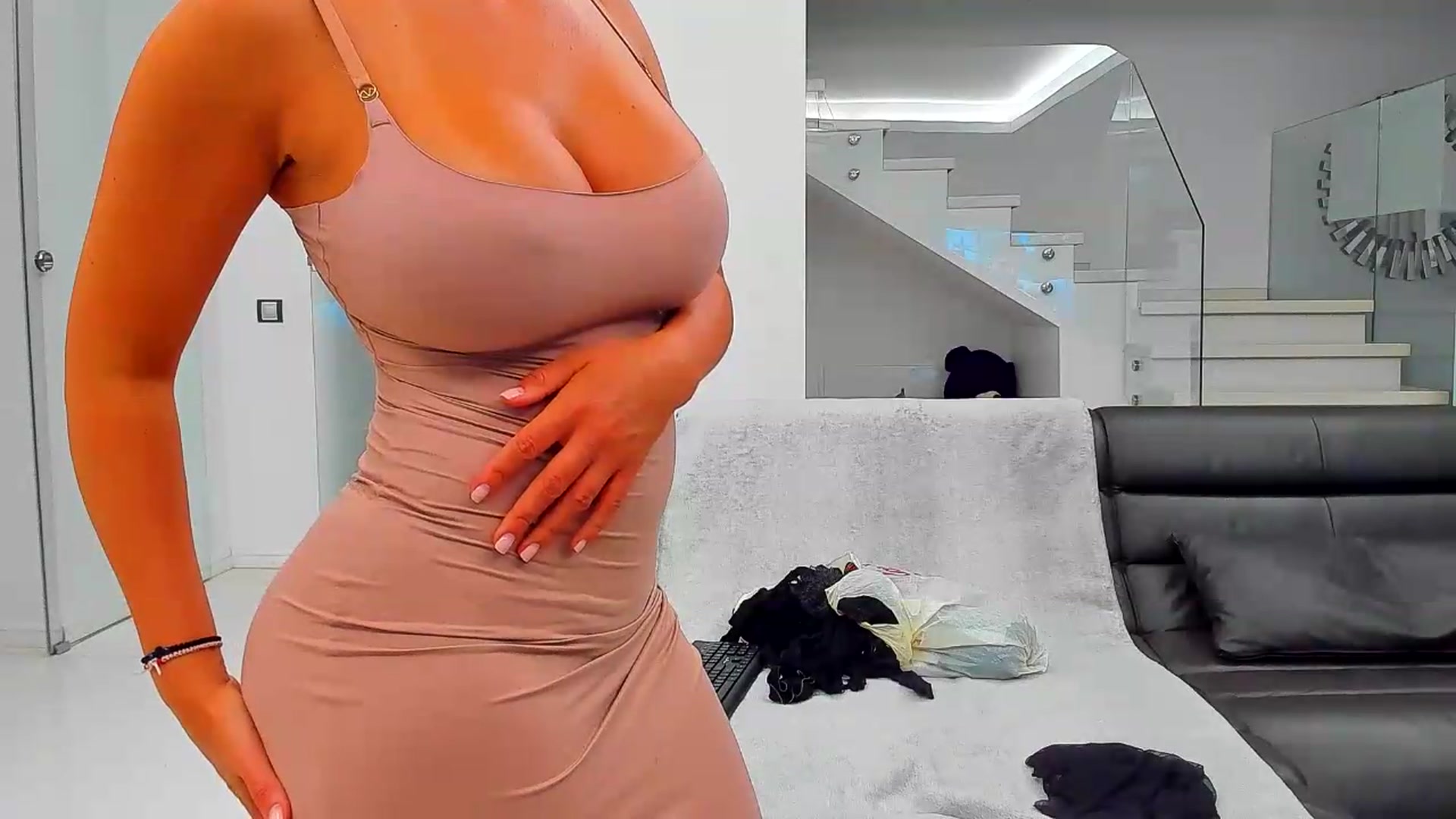 Gallery image thumbnail from CocoTease's myfreecams stream on, 08/18/2026, 23:58 image 16 of 20