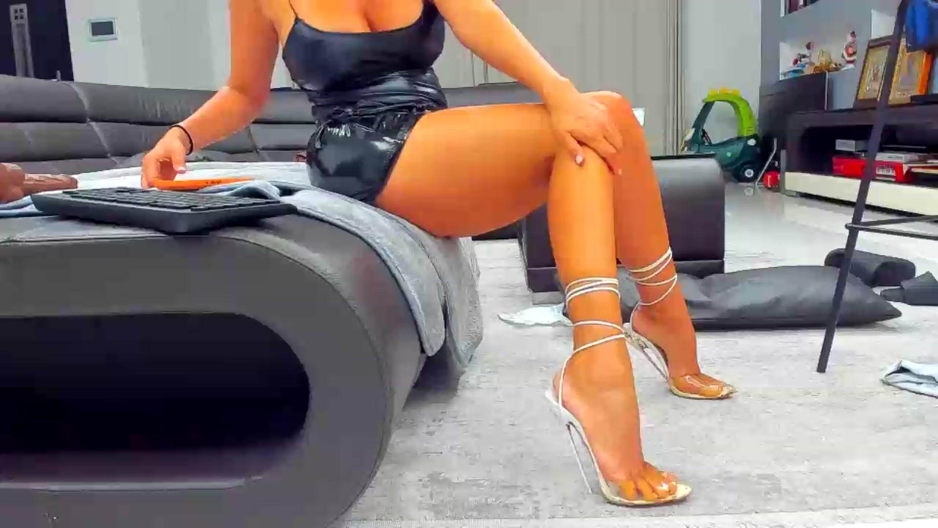 Gallery image thumbnail from CocoTease's myfreecams stream on, 08/19/2026, 20:52 image 13 of 20
