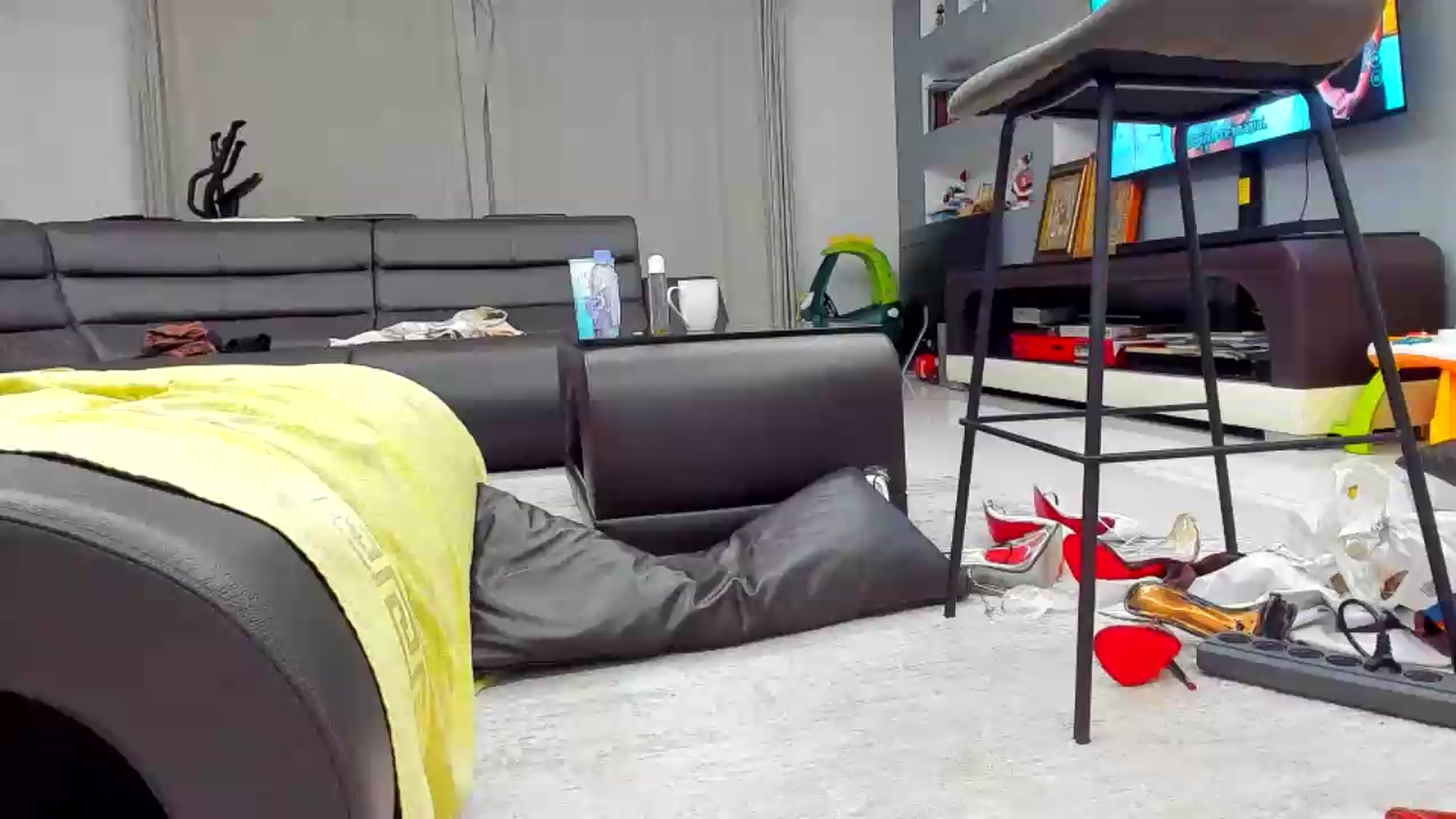 Gallery image thumbnail from CocoTease's myfreecams stream on, 08/20/2026, 24:05 image 1 of 20