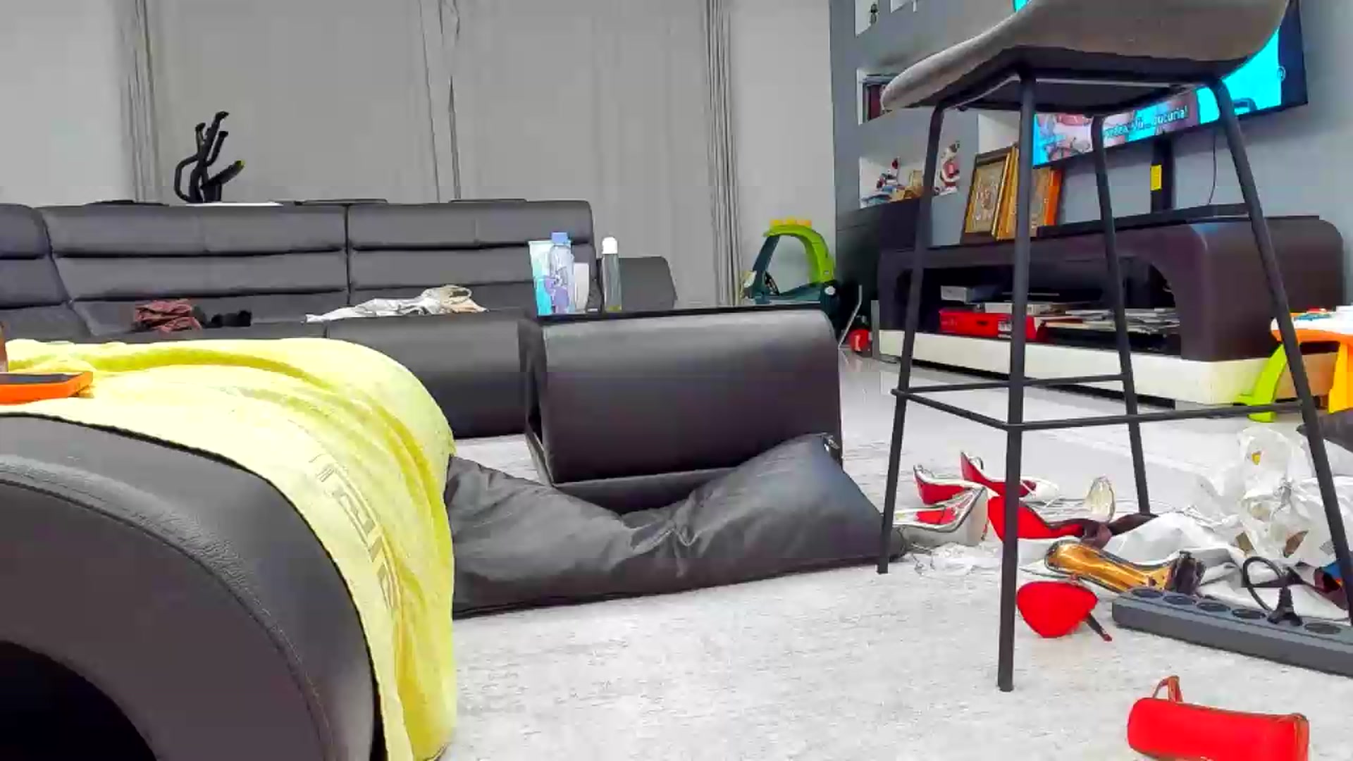Gallery image thumbnail from CocoTease's myfreecams stream on, 08/20/2026, 24:05 image 3 of 20