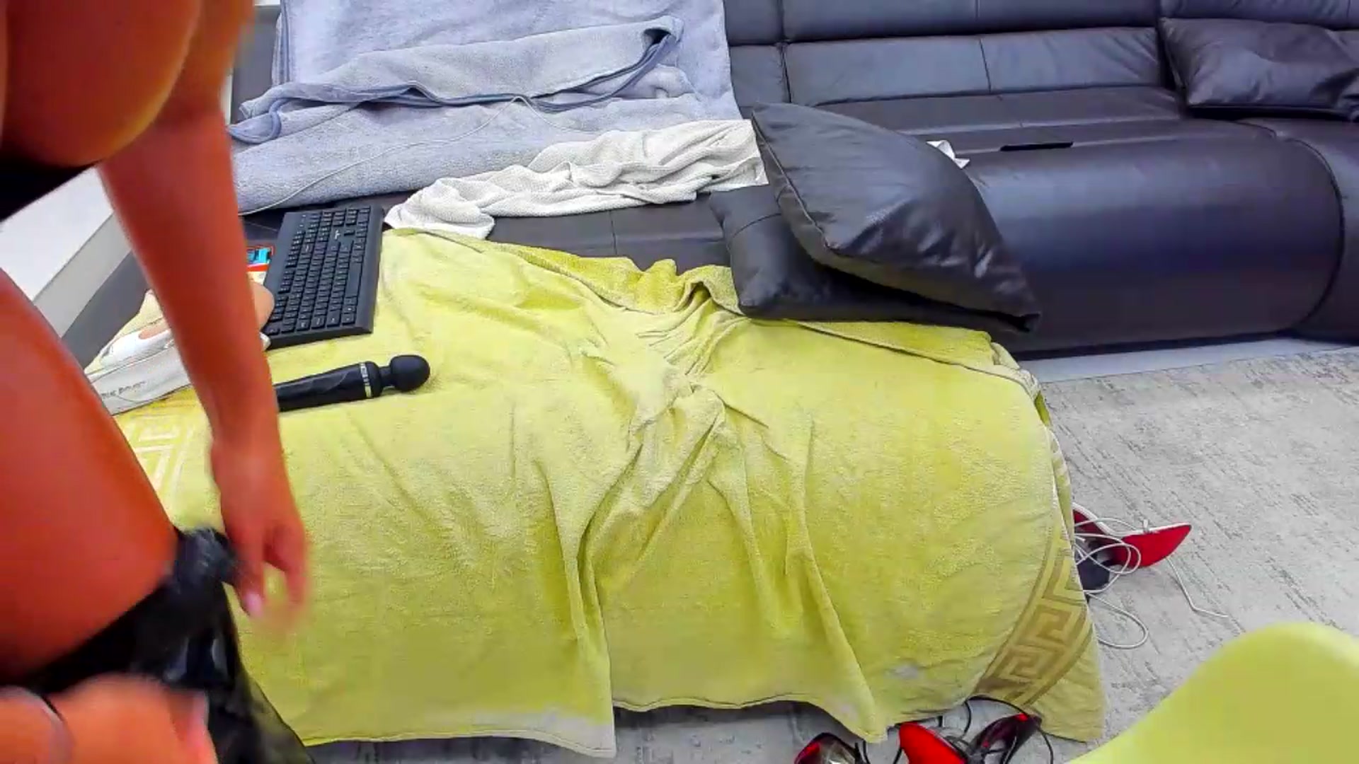 Gallery image thumbnail from CocoTease's myfreecams stream on, 08/21/2026, 23:16 image 11 of 20