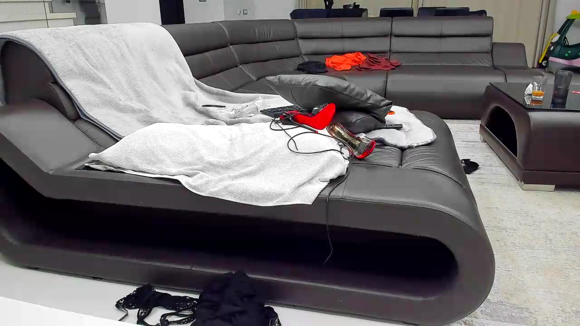 Gallery image thumbnail from CocoTease's myfreecams stream on, 08/30/2026, 24:06 image 3 of 20