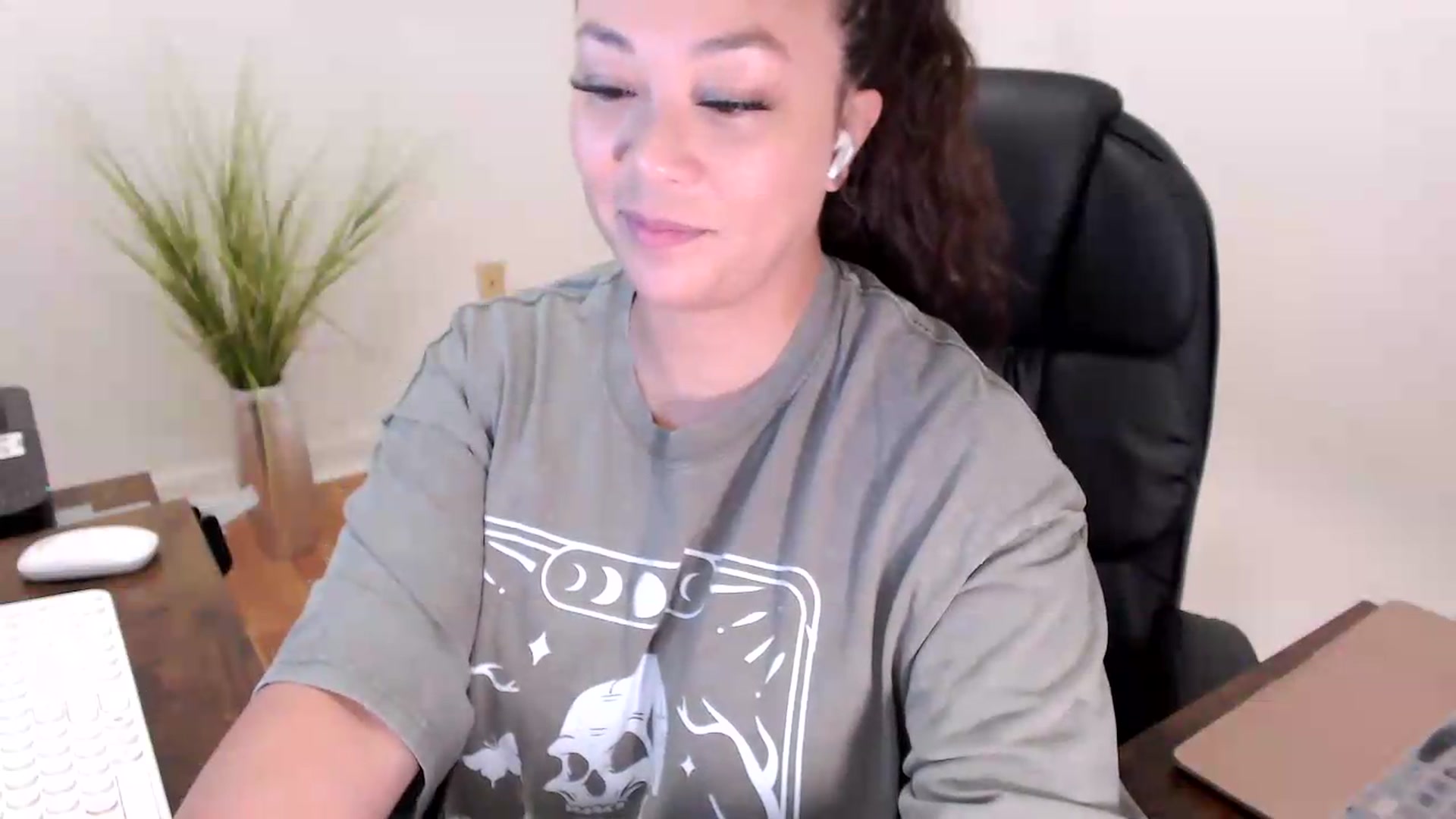 Gallery image thumbnail from CoconutCreme's myfreecams stream on, 07/27/2026, 13:25 image 6 of 20