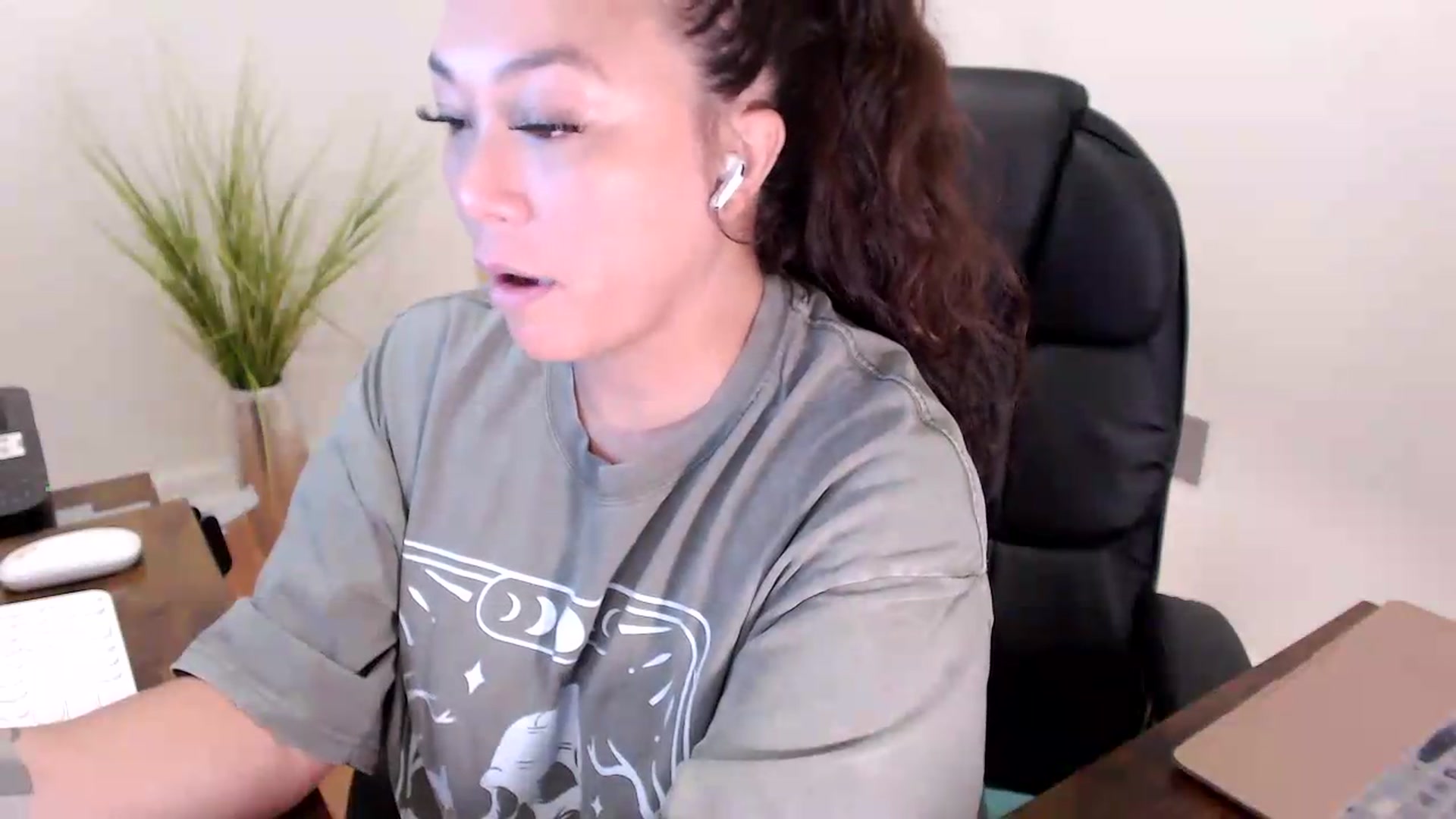 Gallery image thumbnail from CoconutCreme's myfreecams stream on, 07/27/2026, 13:25 image 17 of 20