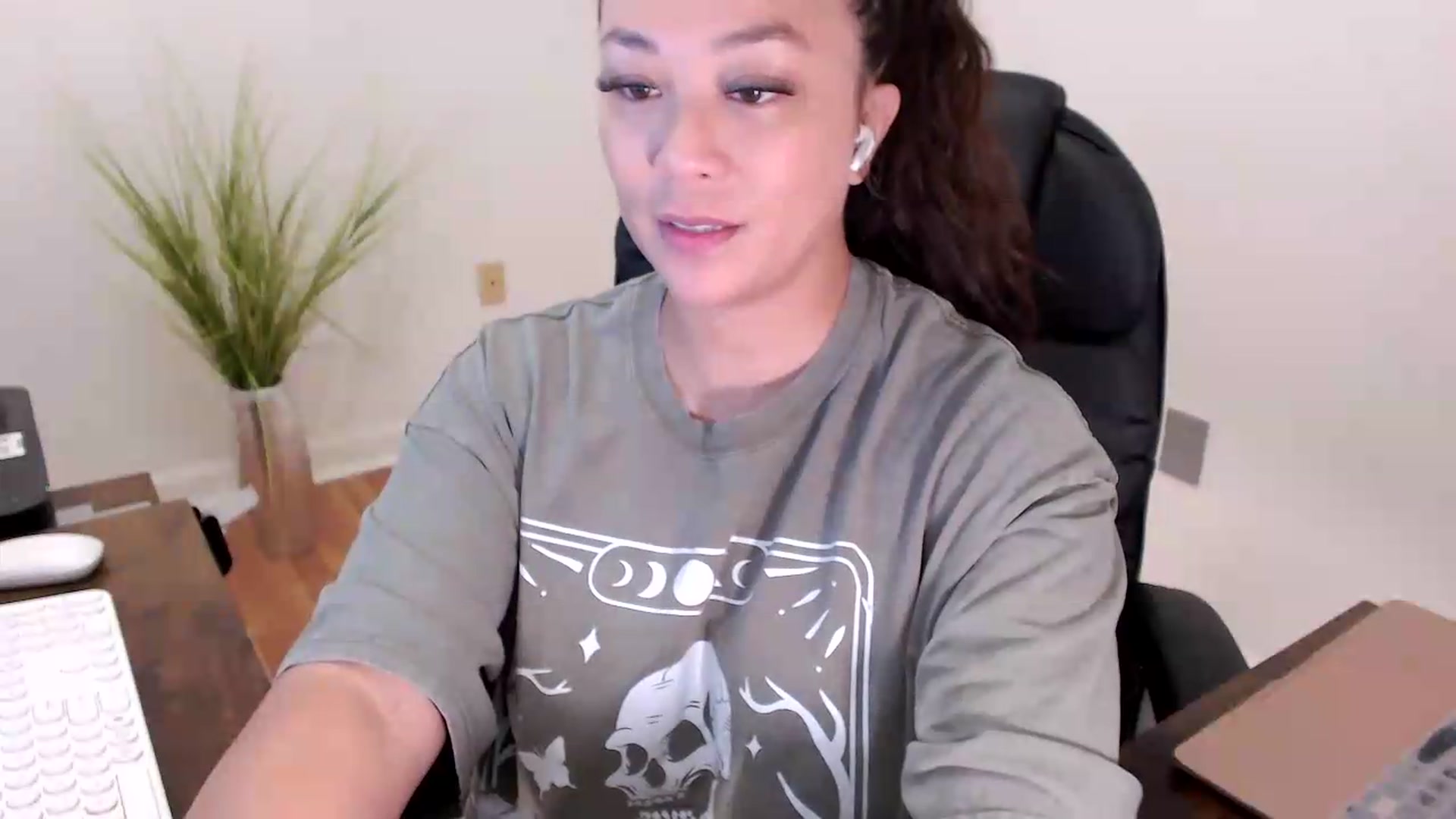 Gallery image thumbnail from CoconutCreme's myfreecams stream on, 07/27/2026, 13:25 image 2 of 20