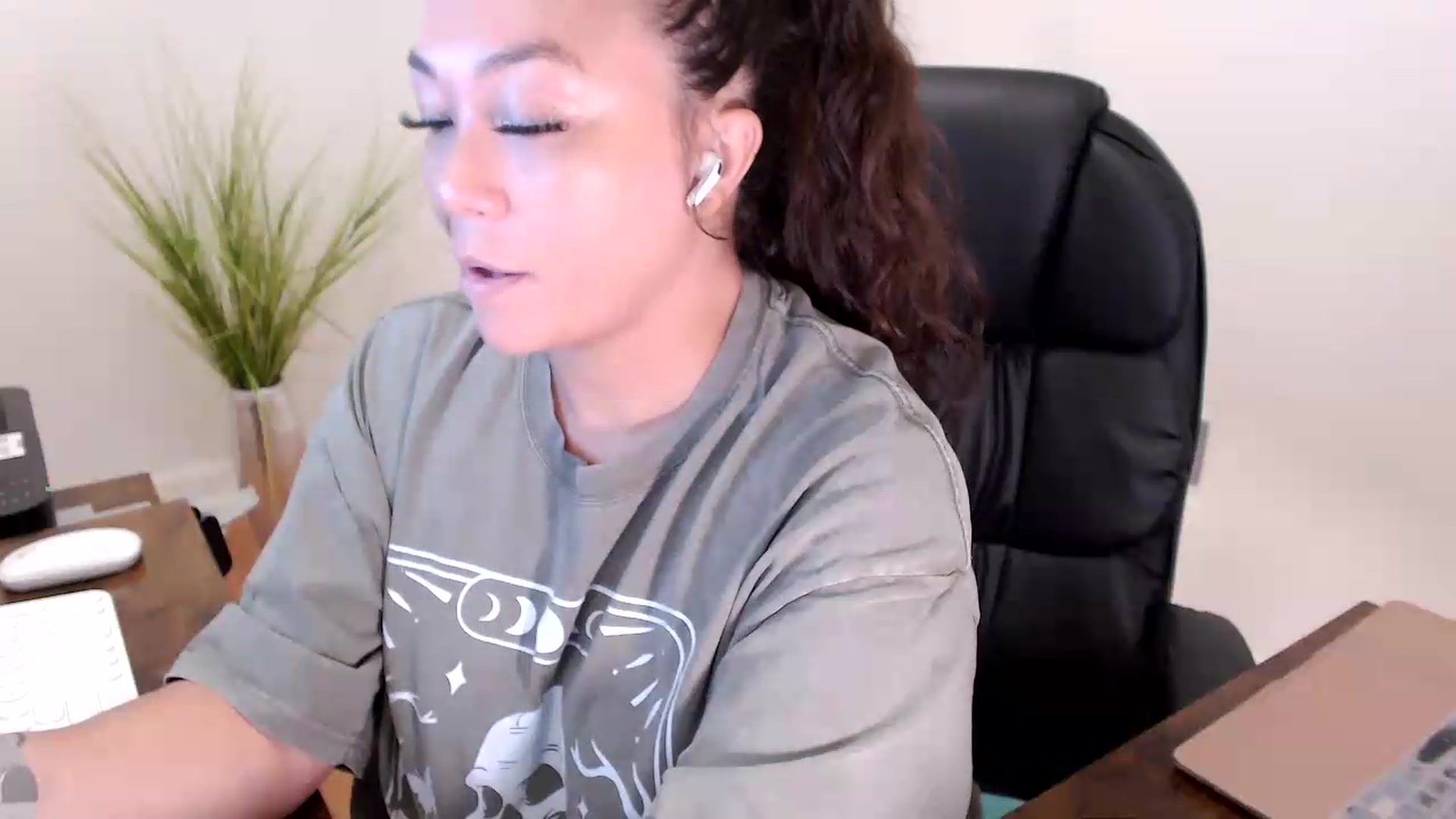 Gallery image thumbnail from CoconutCreme's myfreecams stream on, 07/27/2026, 13:25 image 19 of 20