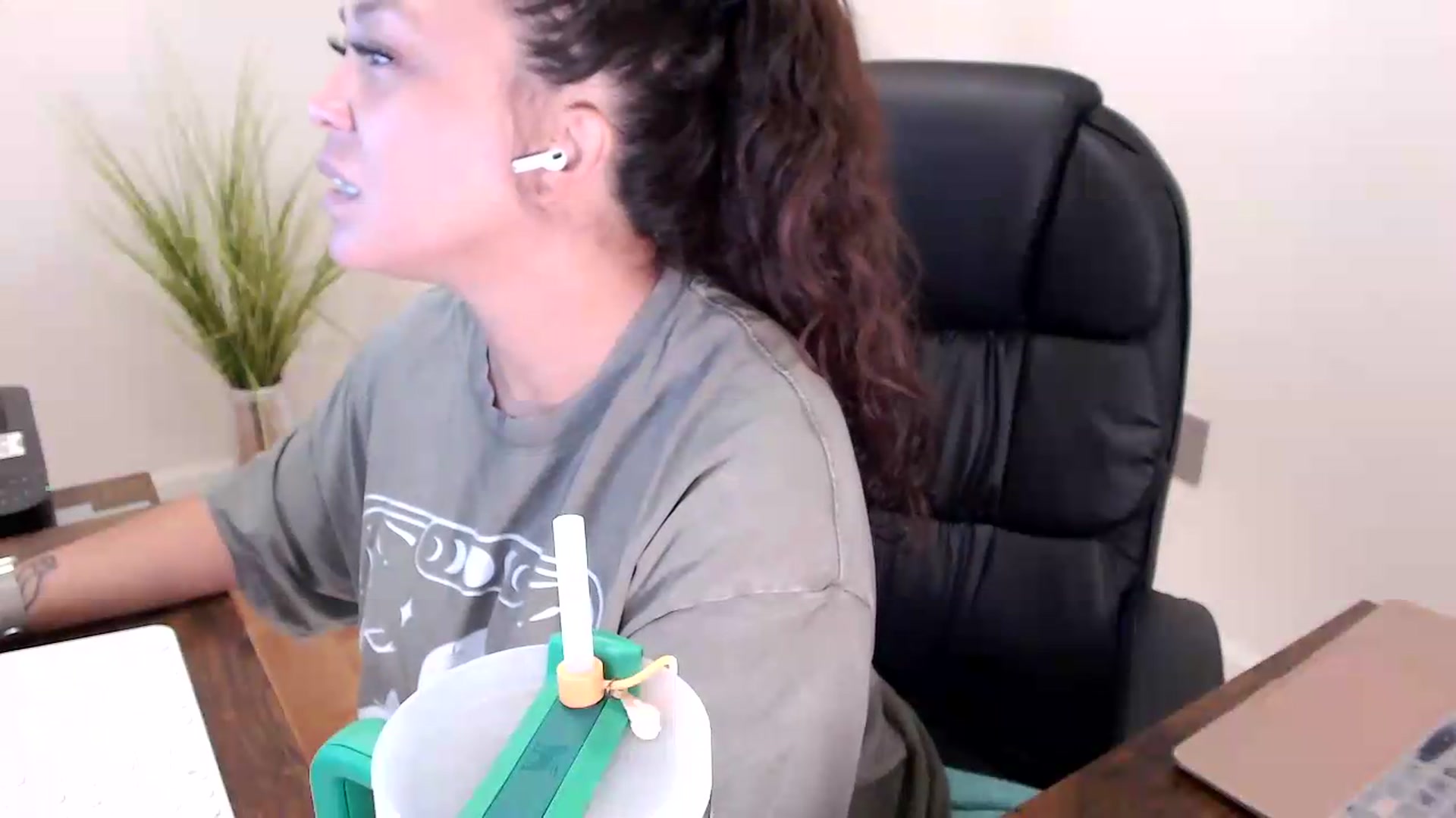 Gallery image thumbnail from CoconutCreme's myfreecams stream on, 07/27/2026, 13:54 image 13 of 20