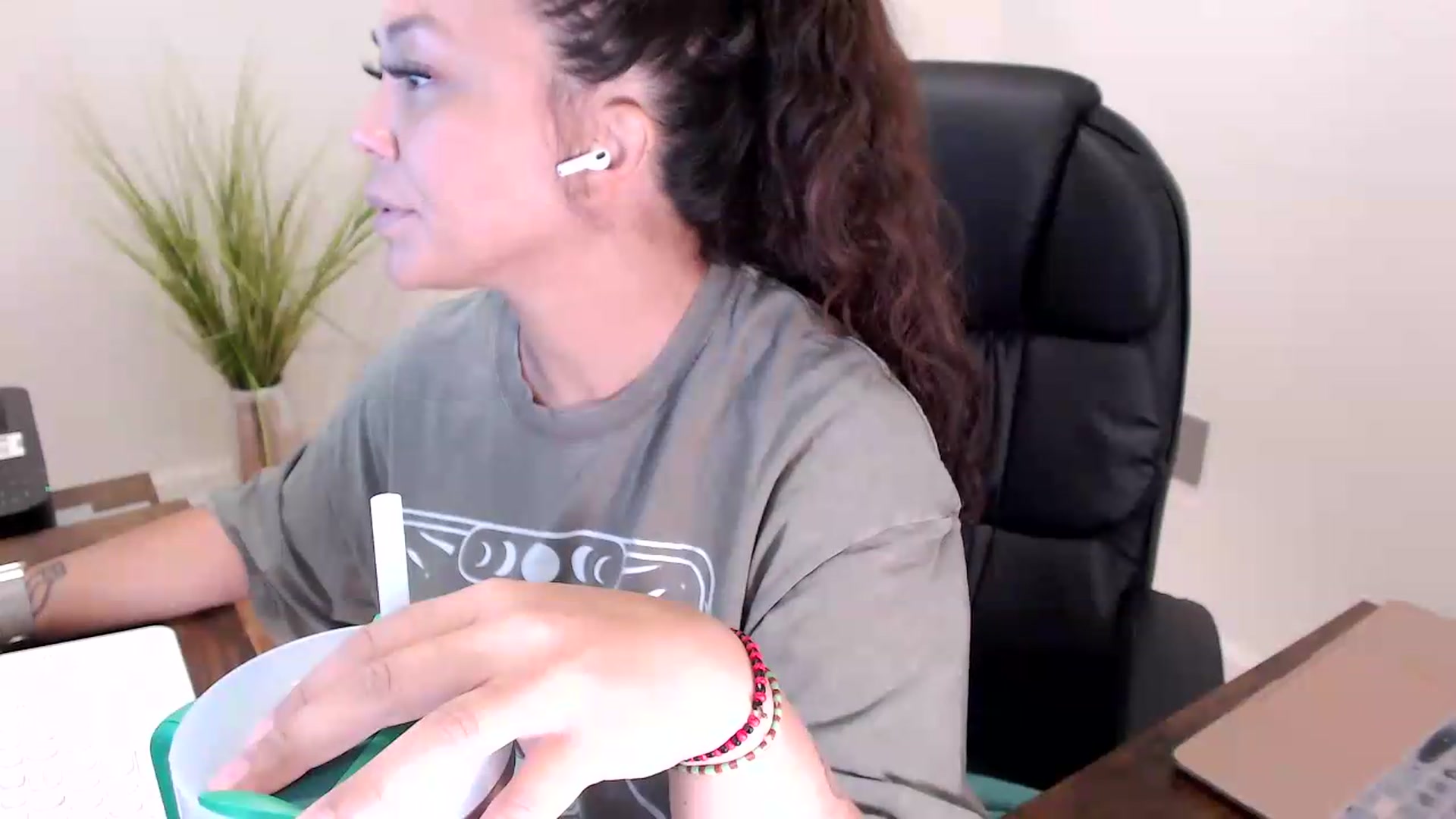 Gallery image thumbnail from CoconutCreme's myfreecams stream on, 07/27/2026, 13:54 image 11 of 20