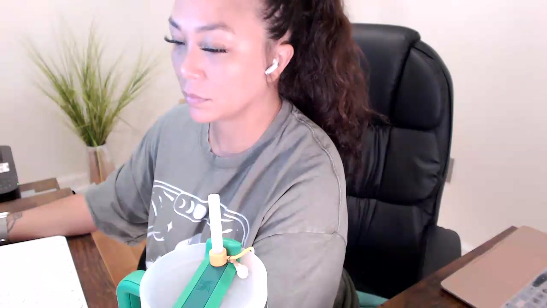 Gallery image thumbnail from CoconutCreme's myfreecams stream on, 07/27/2026, 13:54 image 14 of 20