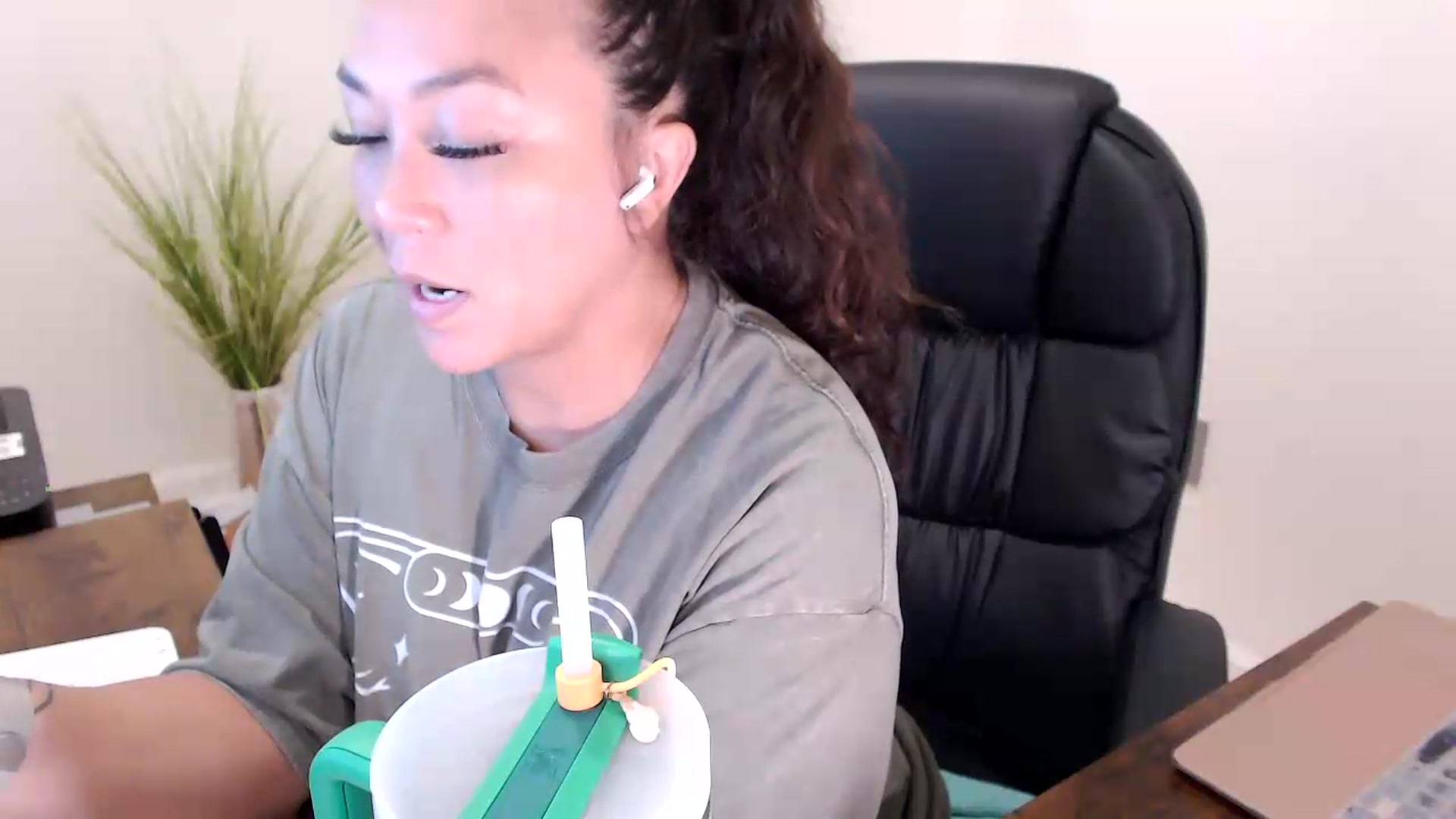 Gallery image thumbnail from CoconutCreme's myfreecams stream on, 07/27/2026, 13:54 image 16 of 20