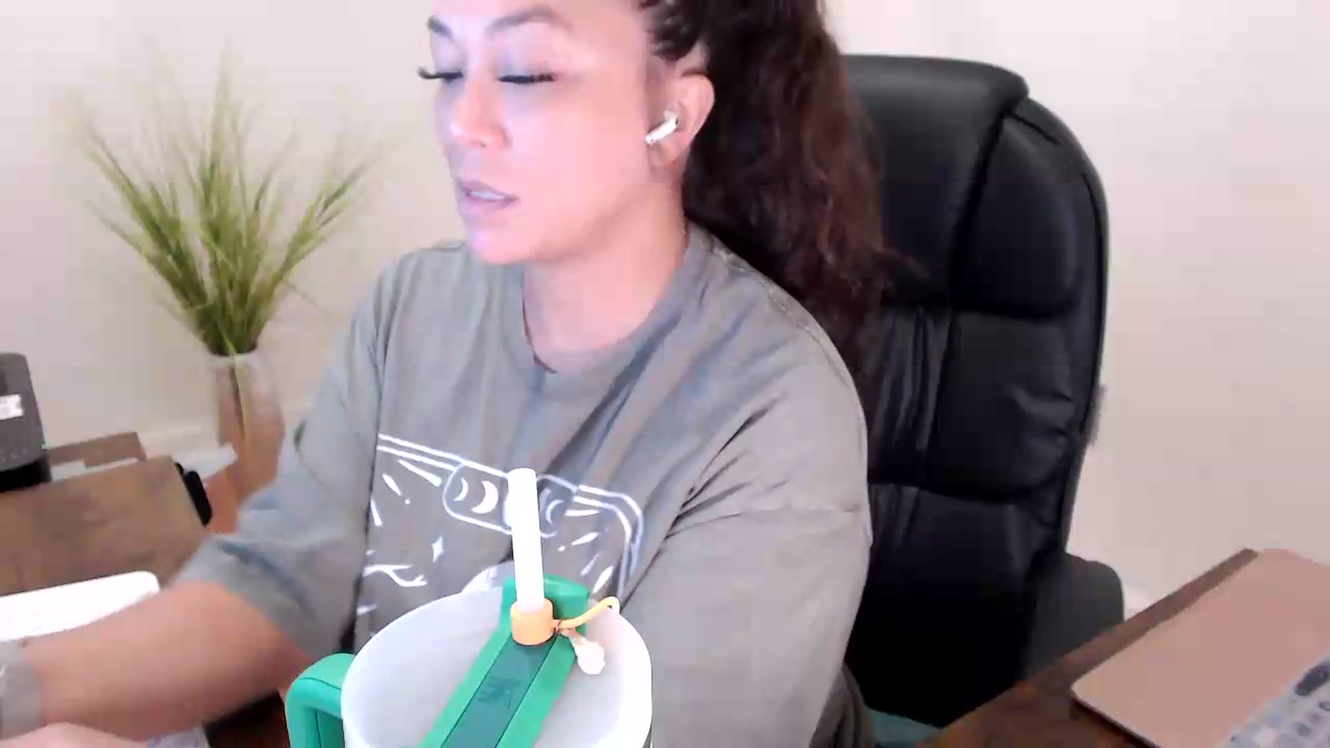 Gallery image thumbnail from CoconutCreme's myfreecams stream on, 07/27/2026, 13:54 image 20 of 20