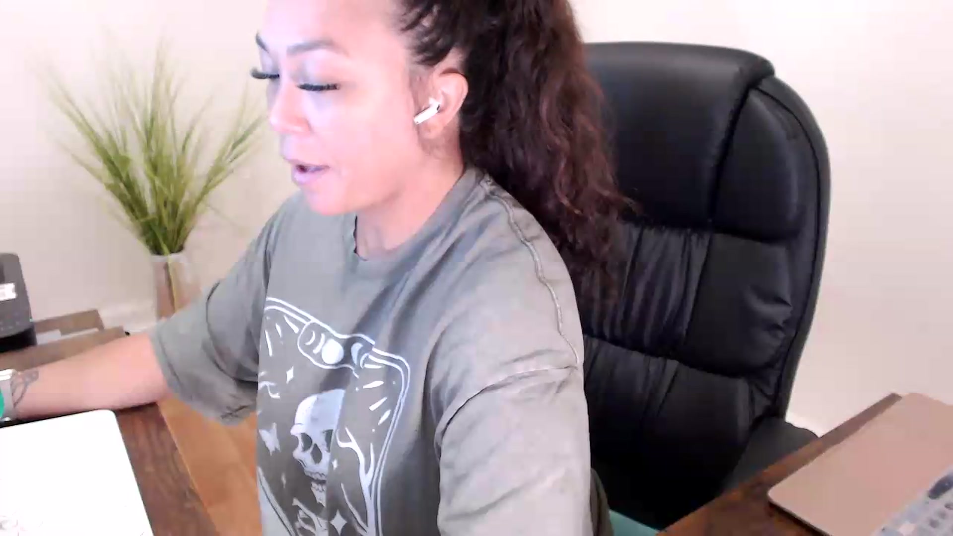 Gallery image thumbnail from CoconutCreme's myfreecams stream on, 07/27/2026, 13:54 image 5 of 20