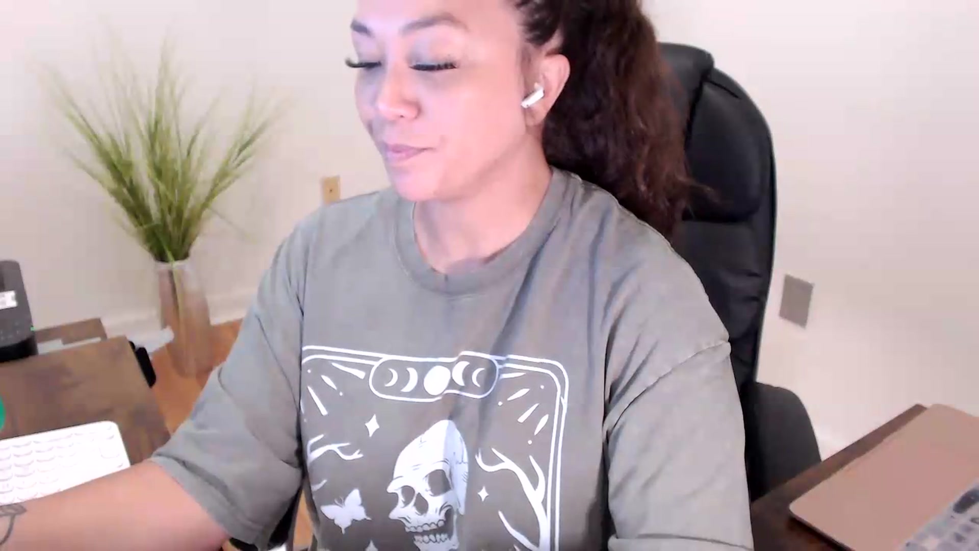 Gallery image thumbnail from CoconutCreme's myfreecams stream on, 07/27/2026, 13:54 image 4 of 20