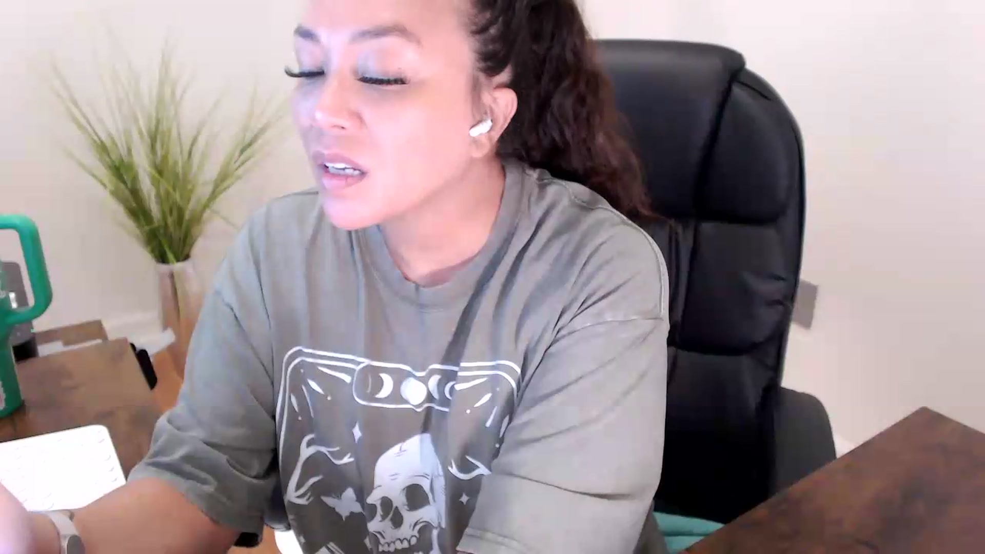 Gallery image thumbnail from CoconutCreme's myfreecams stream on, 07/27/2026, 14:23 image 17 of 20